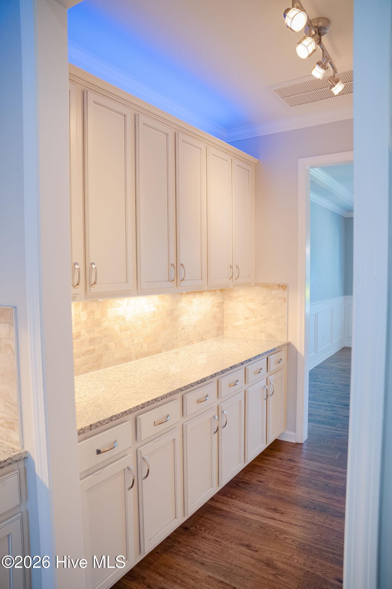 Butlers Pantry - 4058 Druids Glen Drive, Leland, NC 28451