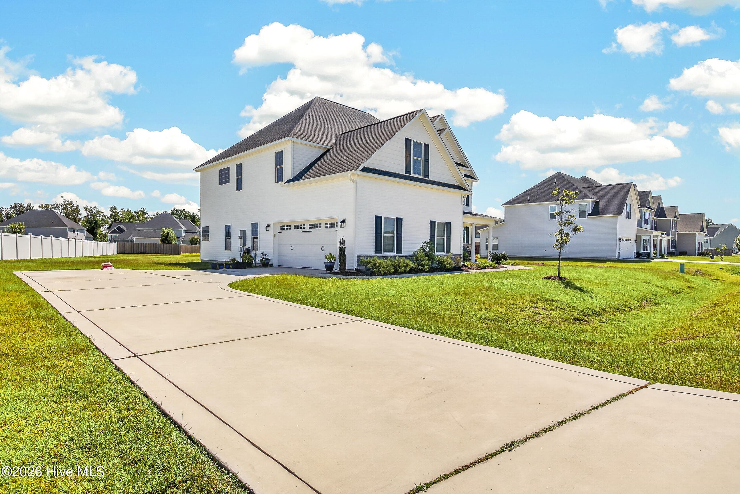 Single Family Residence at 318 Naval Store Drive, Jacksonville, NC 28546, photo 3 of 47