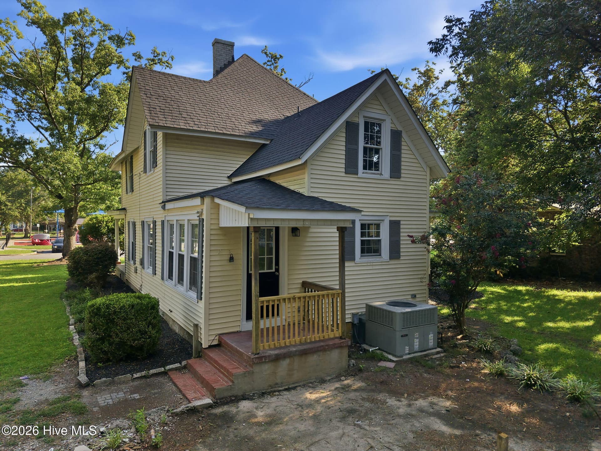 Single Family Residence at 296 Fourth Street, Ayden, NC 28513, photo 8 of 57