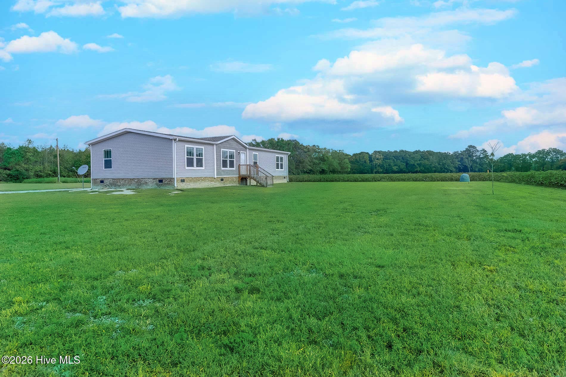 Manufactured Home at 870 Highpockets Place, Latta, SC 29565, photo 4 of 36