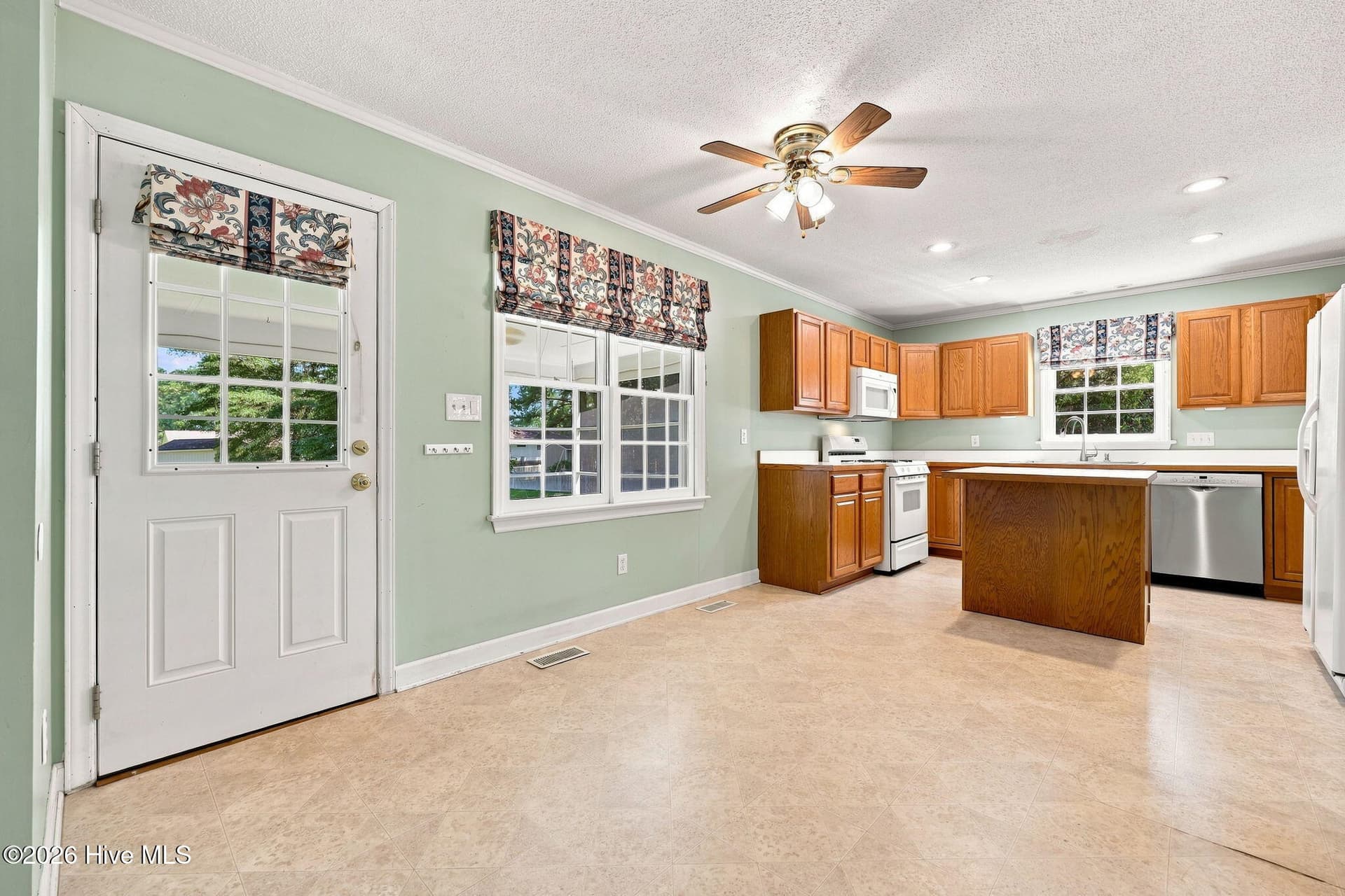 Single Family Residence at 108 Lawson Road, Washington, NC 27889, photo 2 of 3