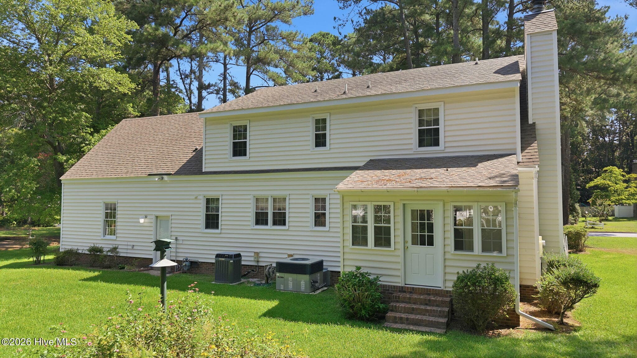 Single Family Residence at 1404 Canterbury Road, Tarboro, NC 27886, photo 10 of 57