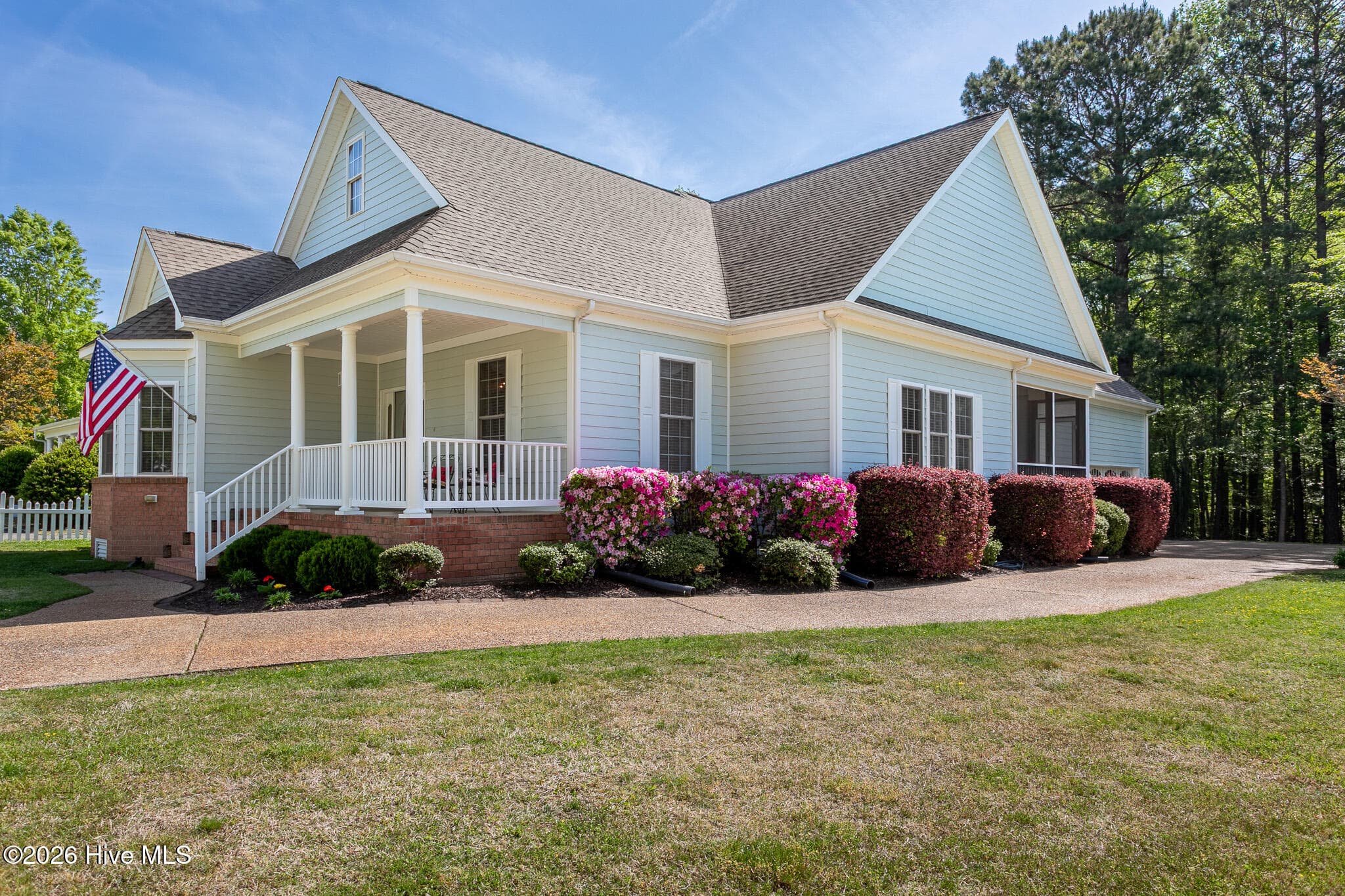 Single Family Residence at 121 Shenandoah River Drive, Hertford, NC 27944, photo 4 of 59