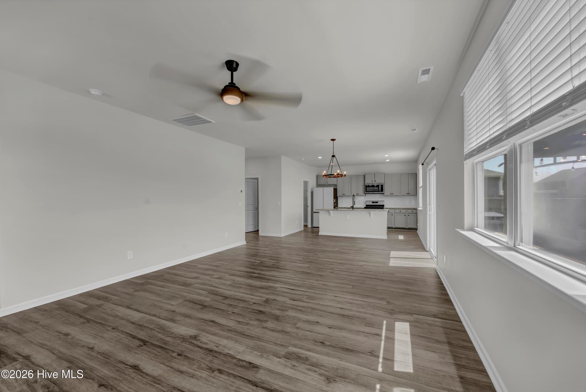 Single Family Residence at 824 Delta Court, Wilmington, NC 28401, photo 9 of 32