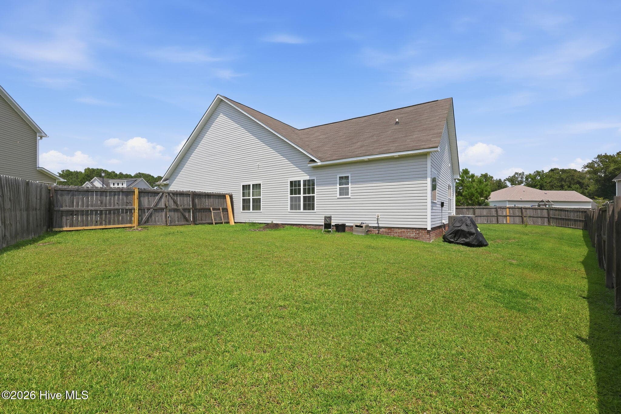 Single Family Residence at 504 Casting Net Way, Swansboro, NC 28584, photo 36 of 48