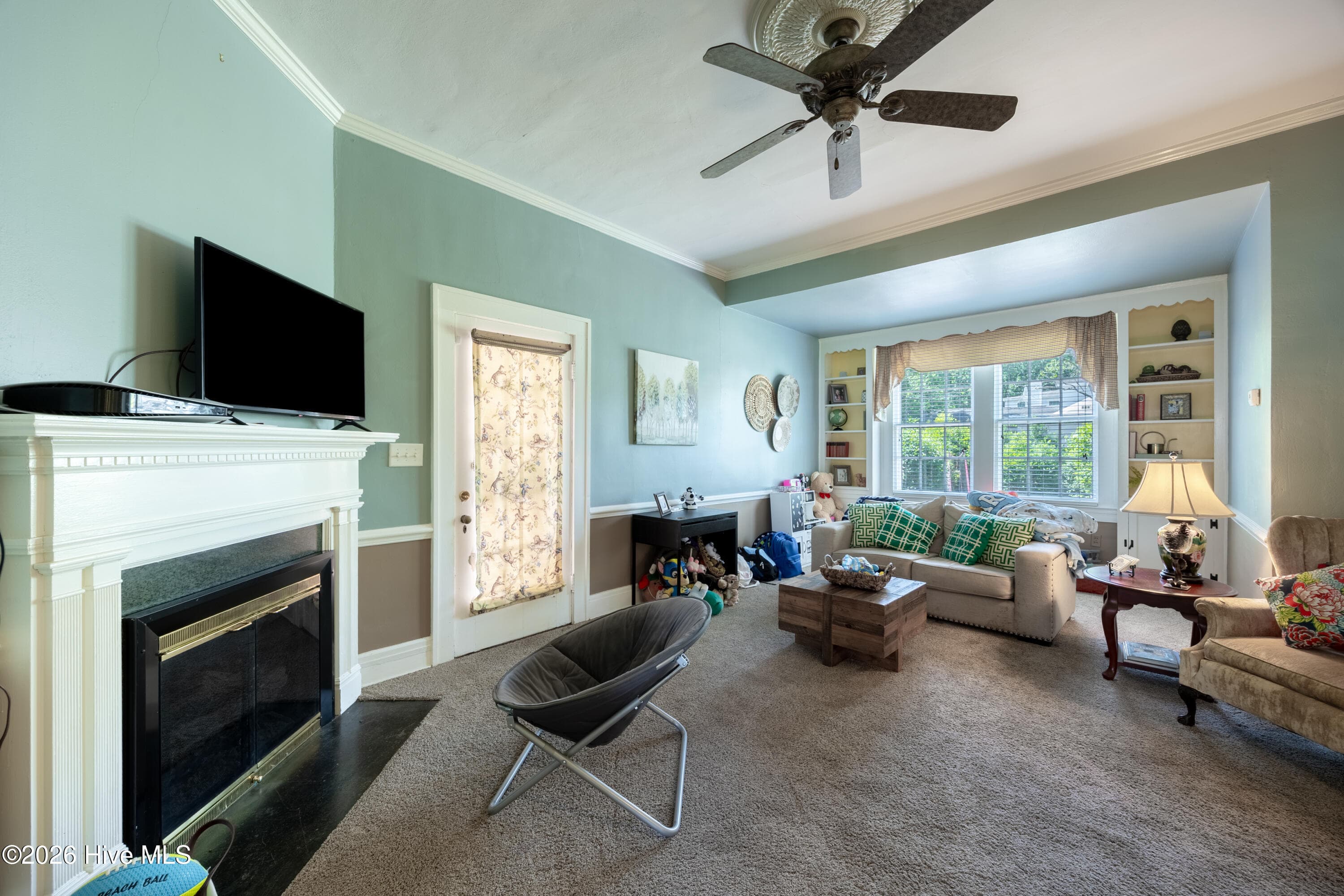 Single Family Residence at 1213 Nash Street N, Wilson, NC 27893, photo 3 of 4
