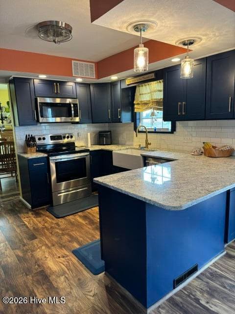 Kitchen - 4131 N Nc 118 Highway, Grifton, NC 28530
