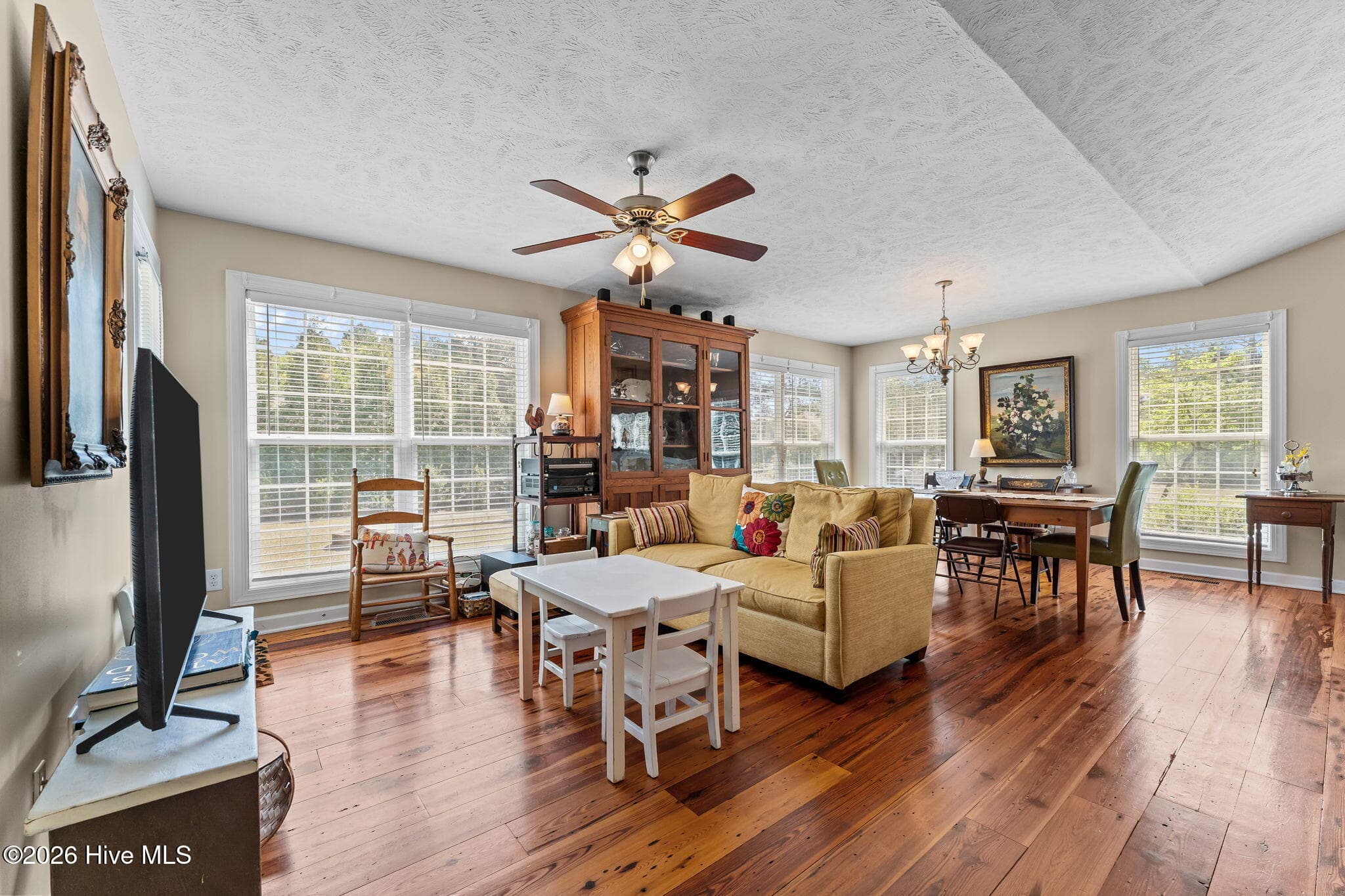 Single Family Residence at 5 Vineyard Place, Foxfire Vlg, NC 27281, photo 9 of 45