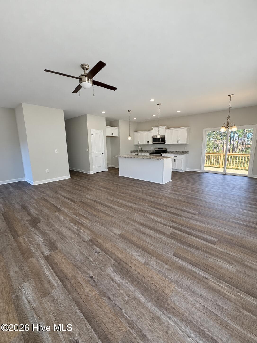 Single Family Residence at 17-3 Crown Point Road, Hubert, NC 28539, photo 2 of 8