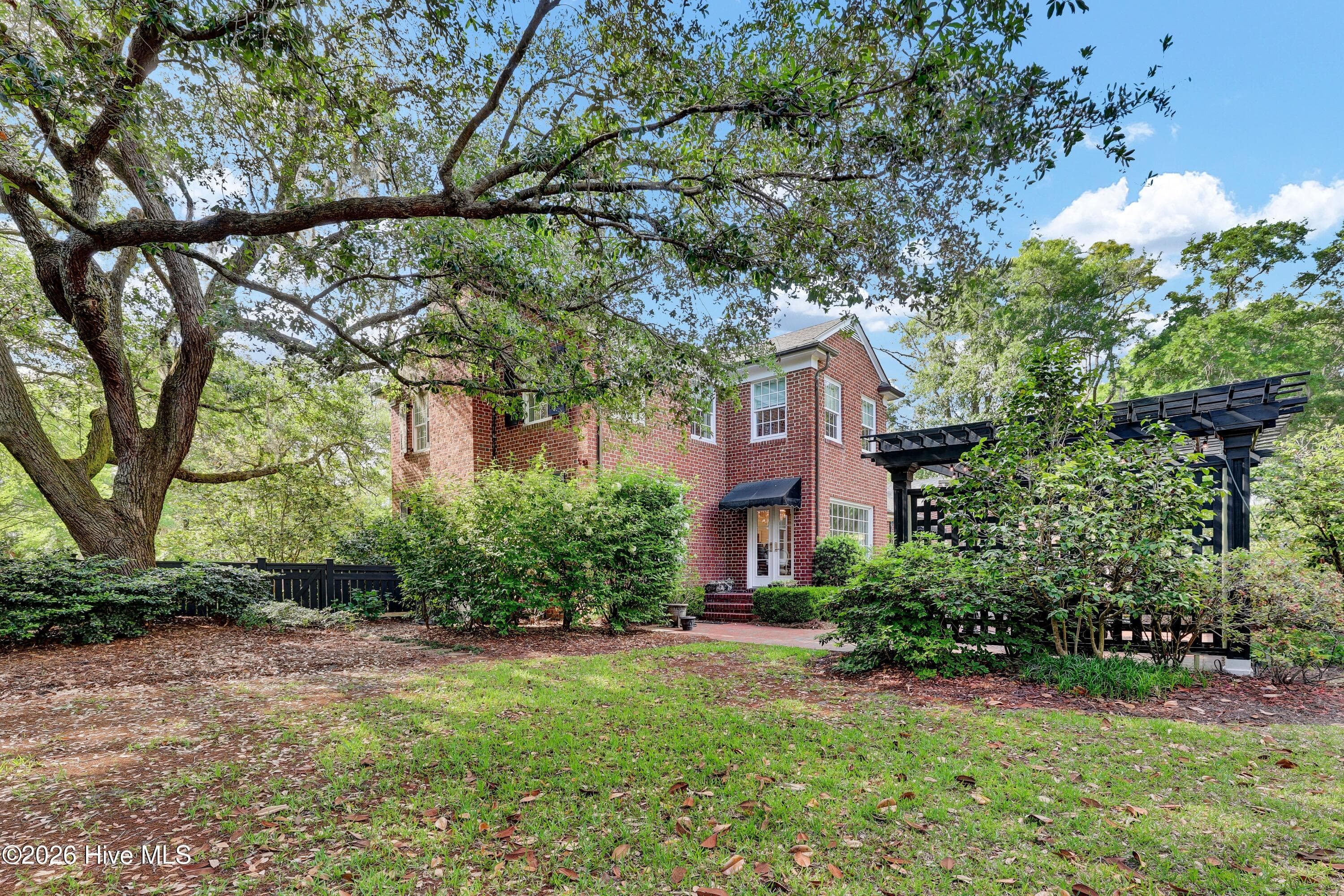Single Family Residence at 1411 Live Oak Parkway, Wilmington, NC 28403, photo 42 of 63