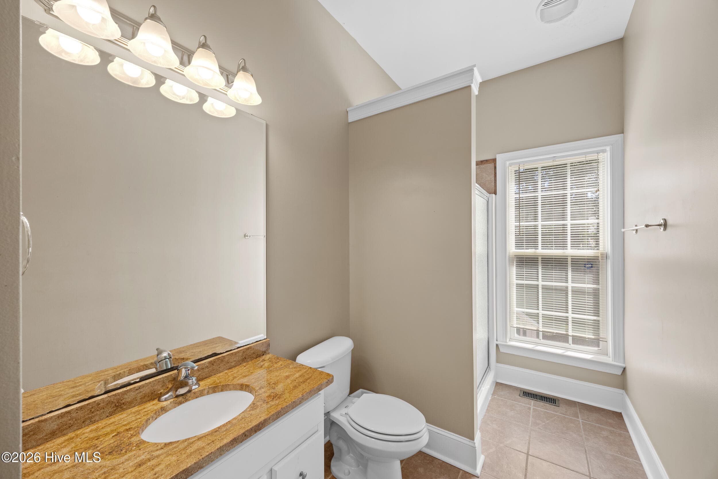 Single Family Residence at 5212 Crosswinds Drive, Wilmington, NC 28409, photo 3 of 4