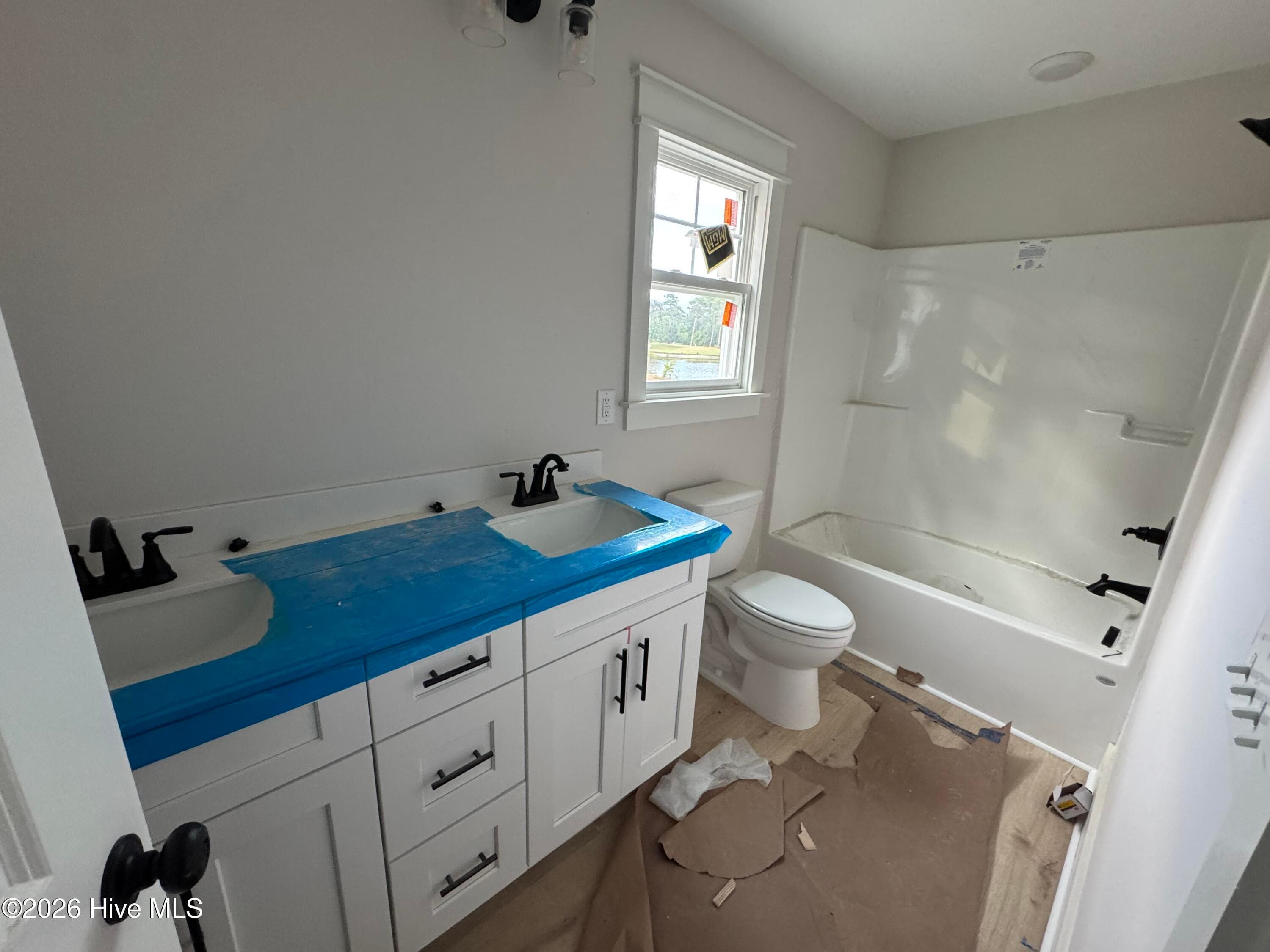 Single Family Residence at 2027 Greenside Manor Drive SW, Ocean Isle Beach, NC 28469, photo 15 of 21
