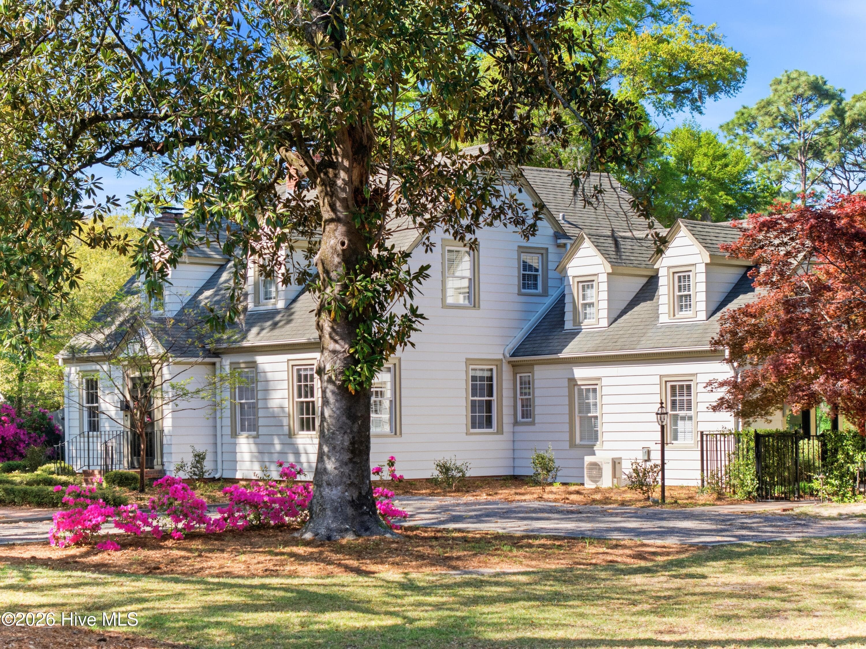 Single Family Residence at 2901 Oleander Drive, Wilmington, NC 28403, Wilmington, photo 5 of 85