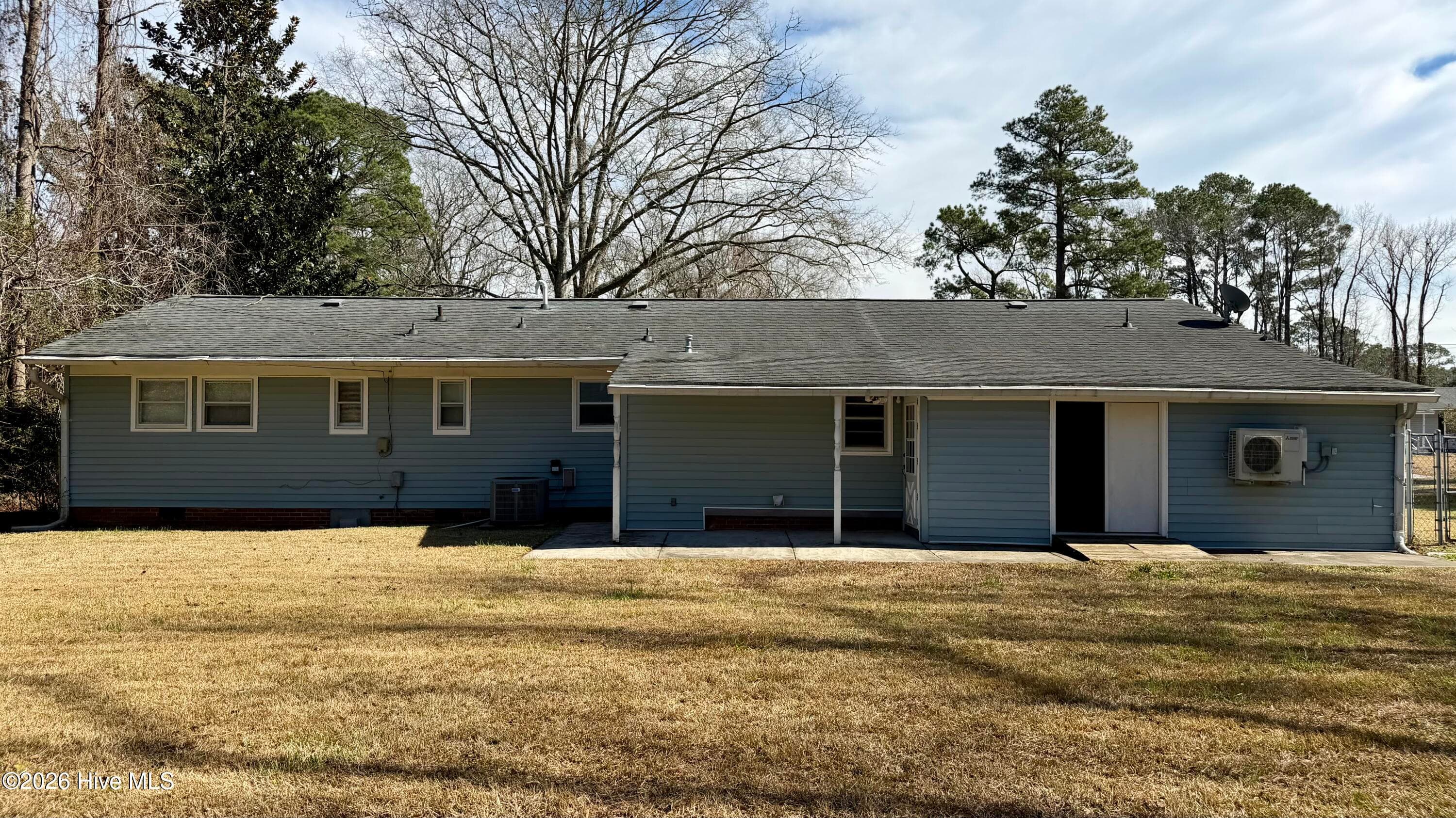 Single Family Residence at 1113 Cherry Tree Drive, New Bern, NC 28562, photo 60 of 80