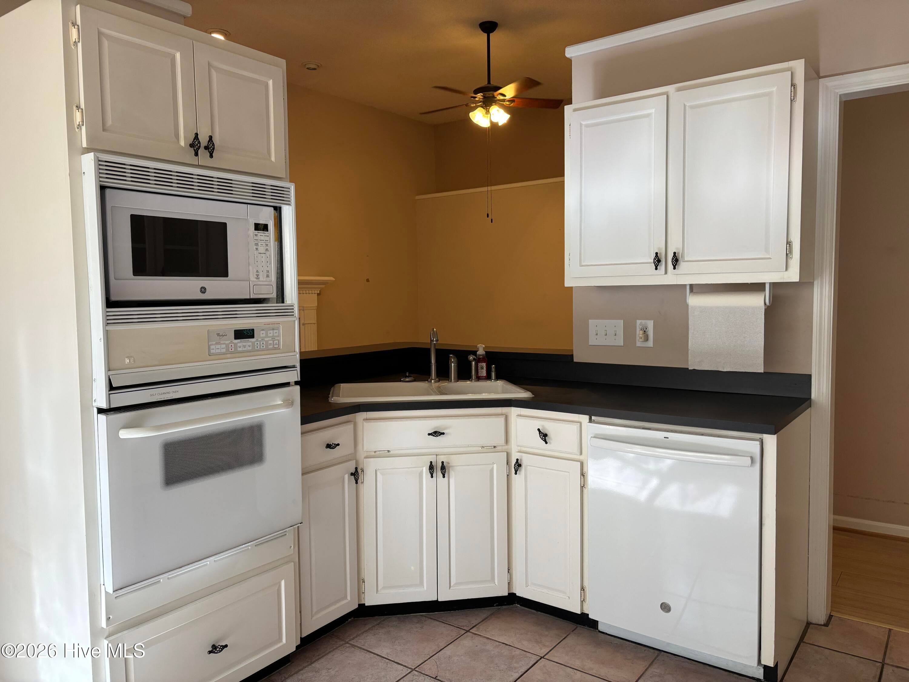 Single Family Residence at 614 Player Court, Jacksonville, NC 28540, photo 9 of 21
