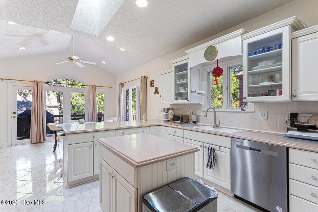 25 Ivy Way Pinehurst NC kitchen 2 - 25 Ivy Way, Pinehurst, NC 28374