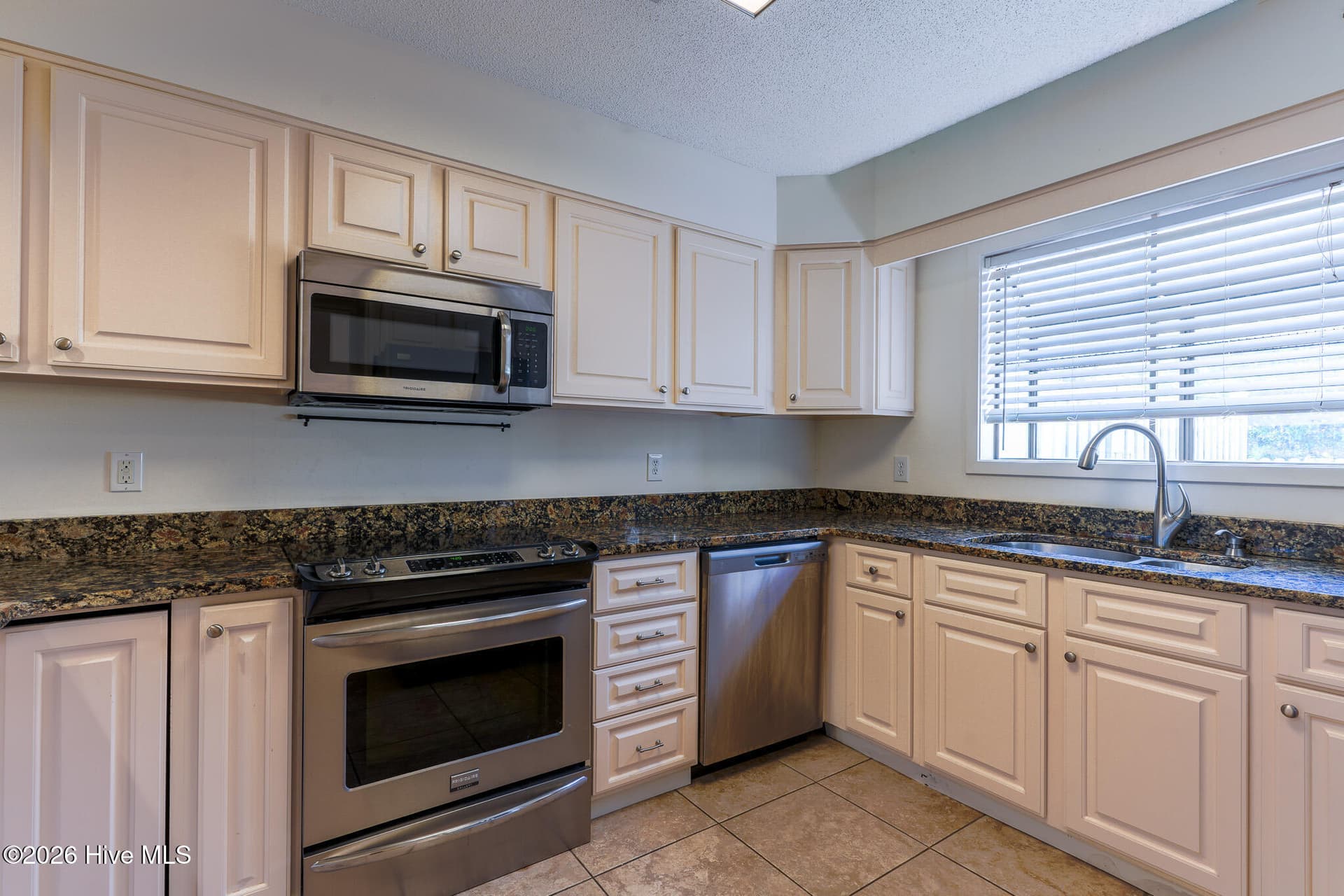 Townhouse at 211 Inland Greens Circle, Wilmington, NC 28405, photo 111 of 114