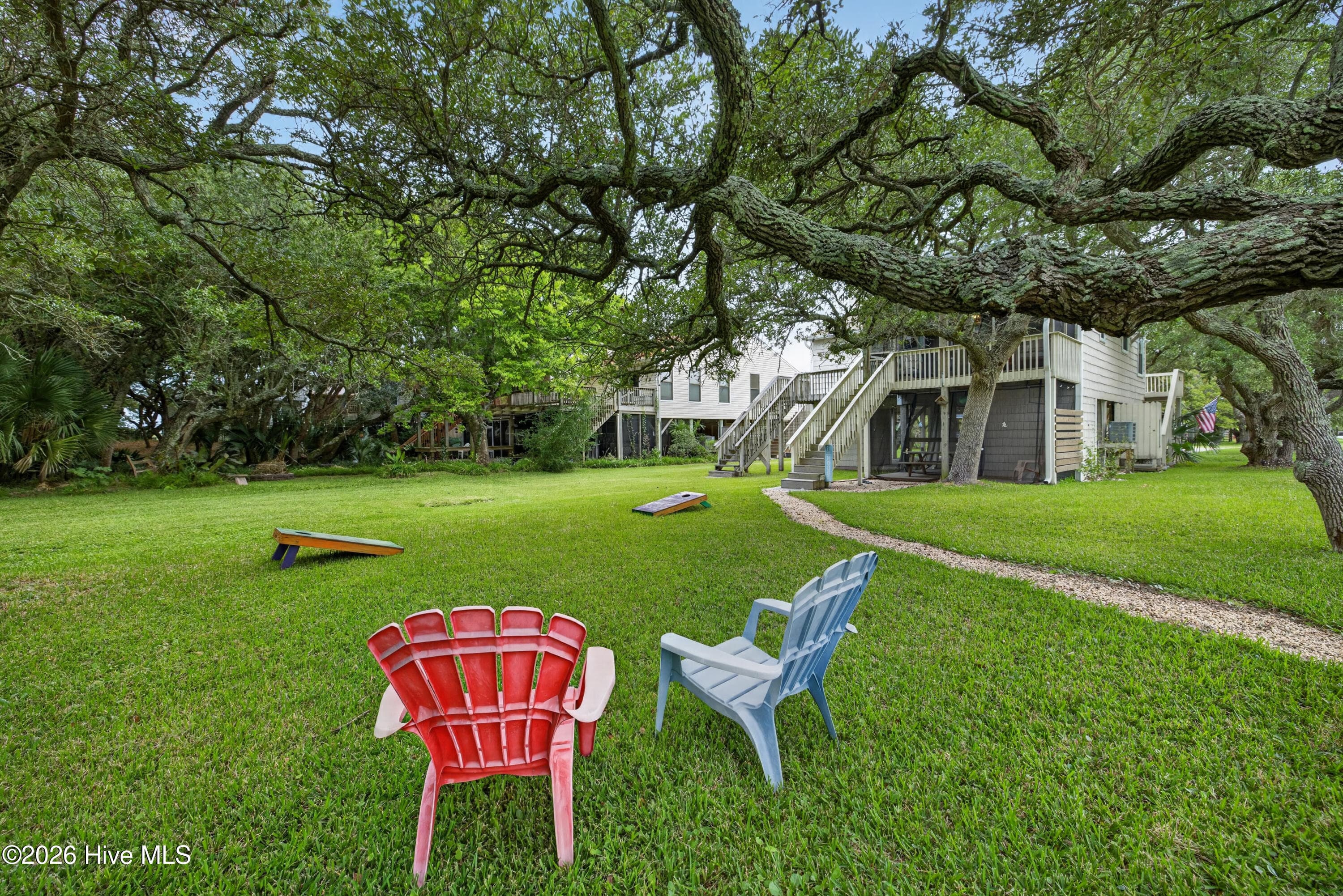 Plenty of room for relaxing under the oaks - 301 Bay Circle, North Topsail Beach, NC 28460
