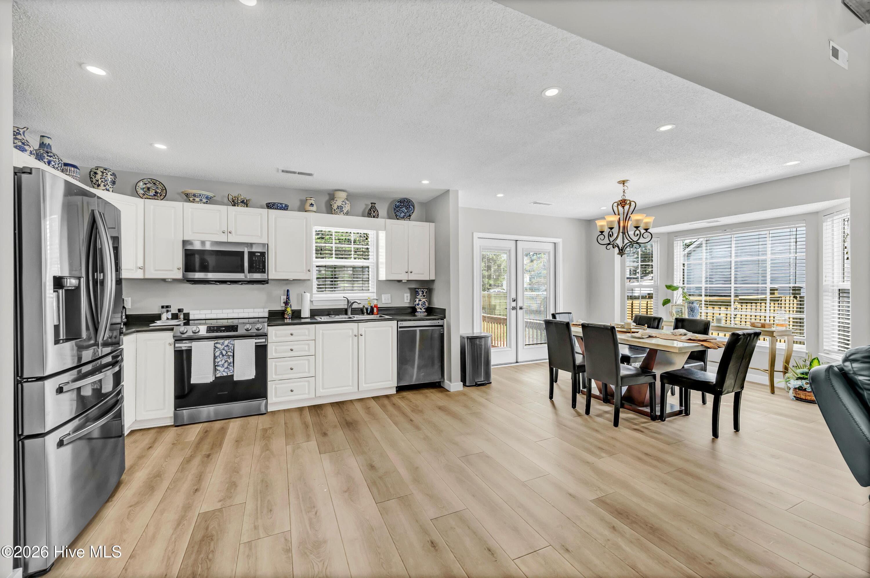 Single Family Residence at 507 Commons Way, Wilmington, NC 28409, photo 11 of 51