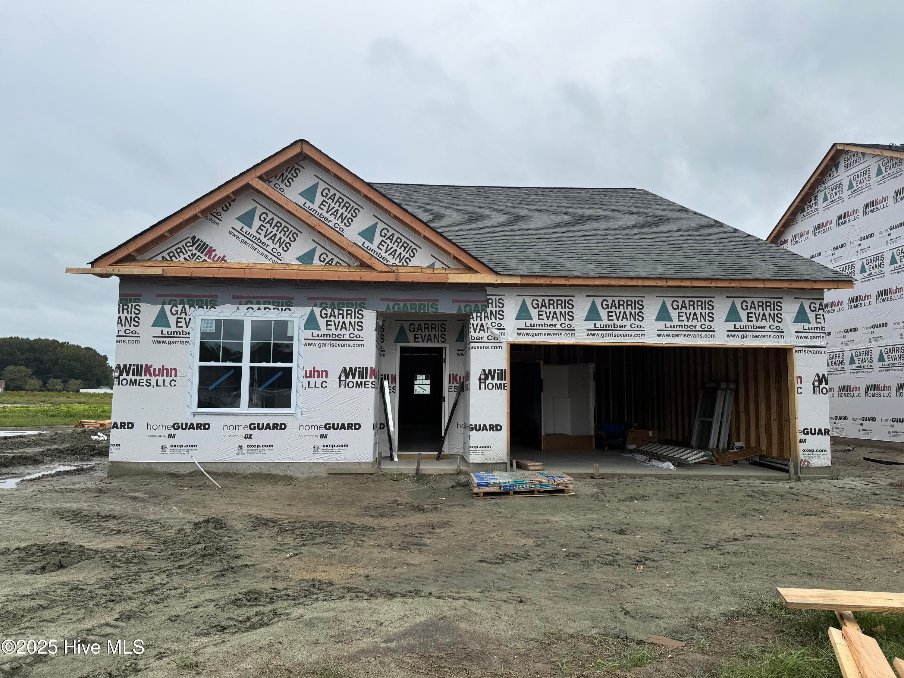 Single Family Residence at 1025 Seven Iron Drive, Ayden, NC 28513, photo 3 of 34