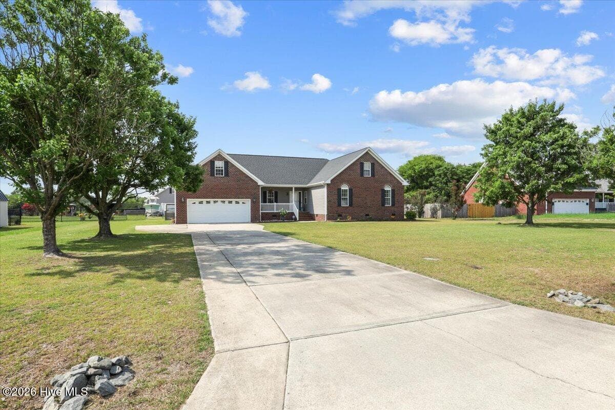 Front view - 105 Pointe Drive, La Grange, NC 28551