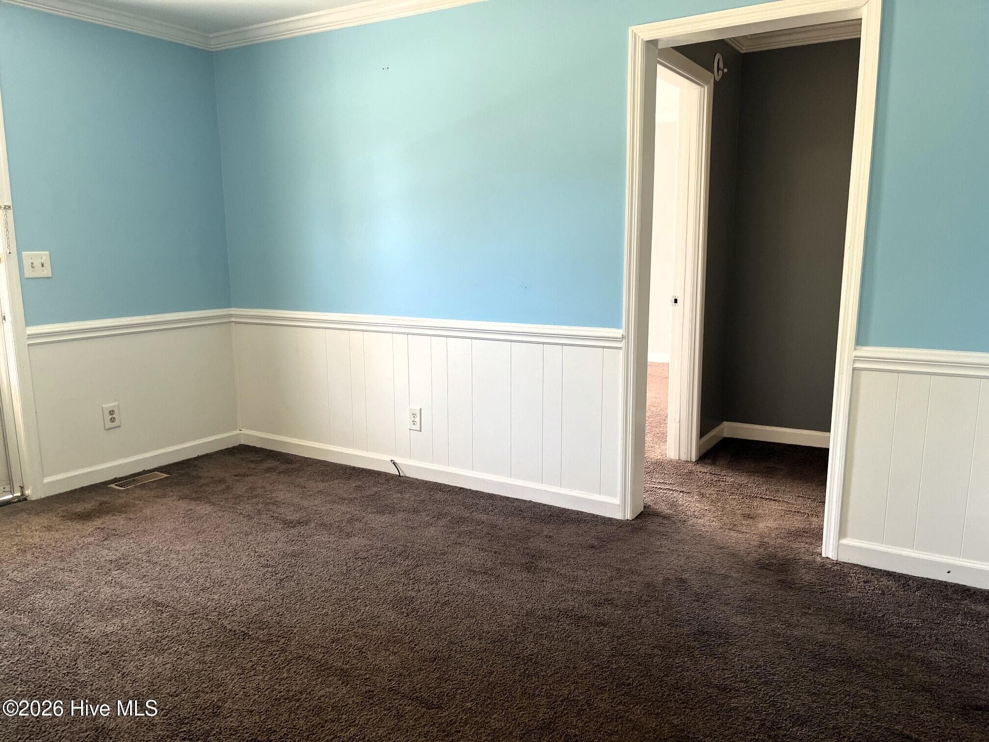 Single Family Residence at 125 W South Street, Kinston, NC 28501, photo 5 of 11