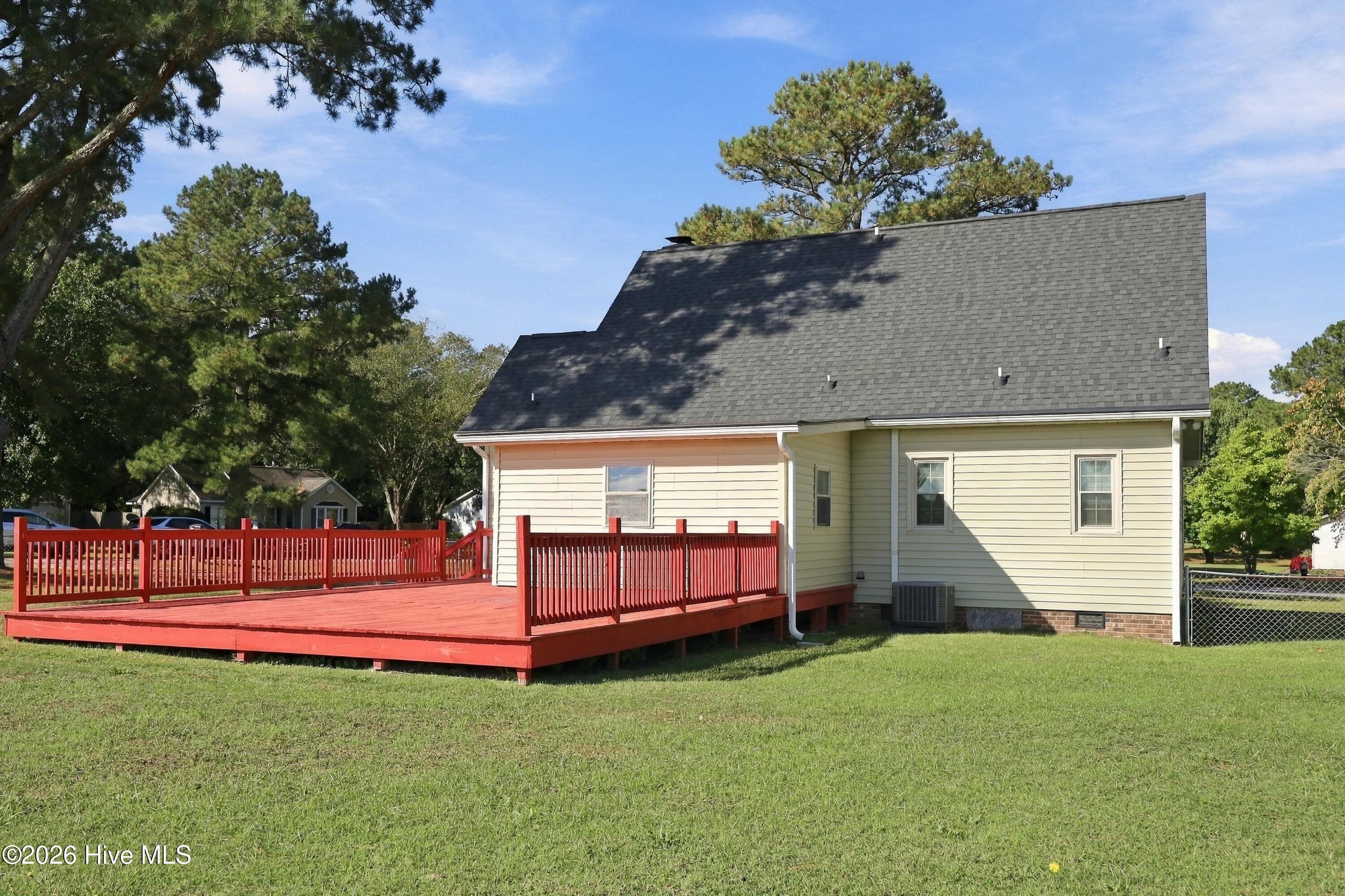 Single Family Residence at 2299 Rolling Meadows Drive, Greenville, NC 27858, photo 4 of 43