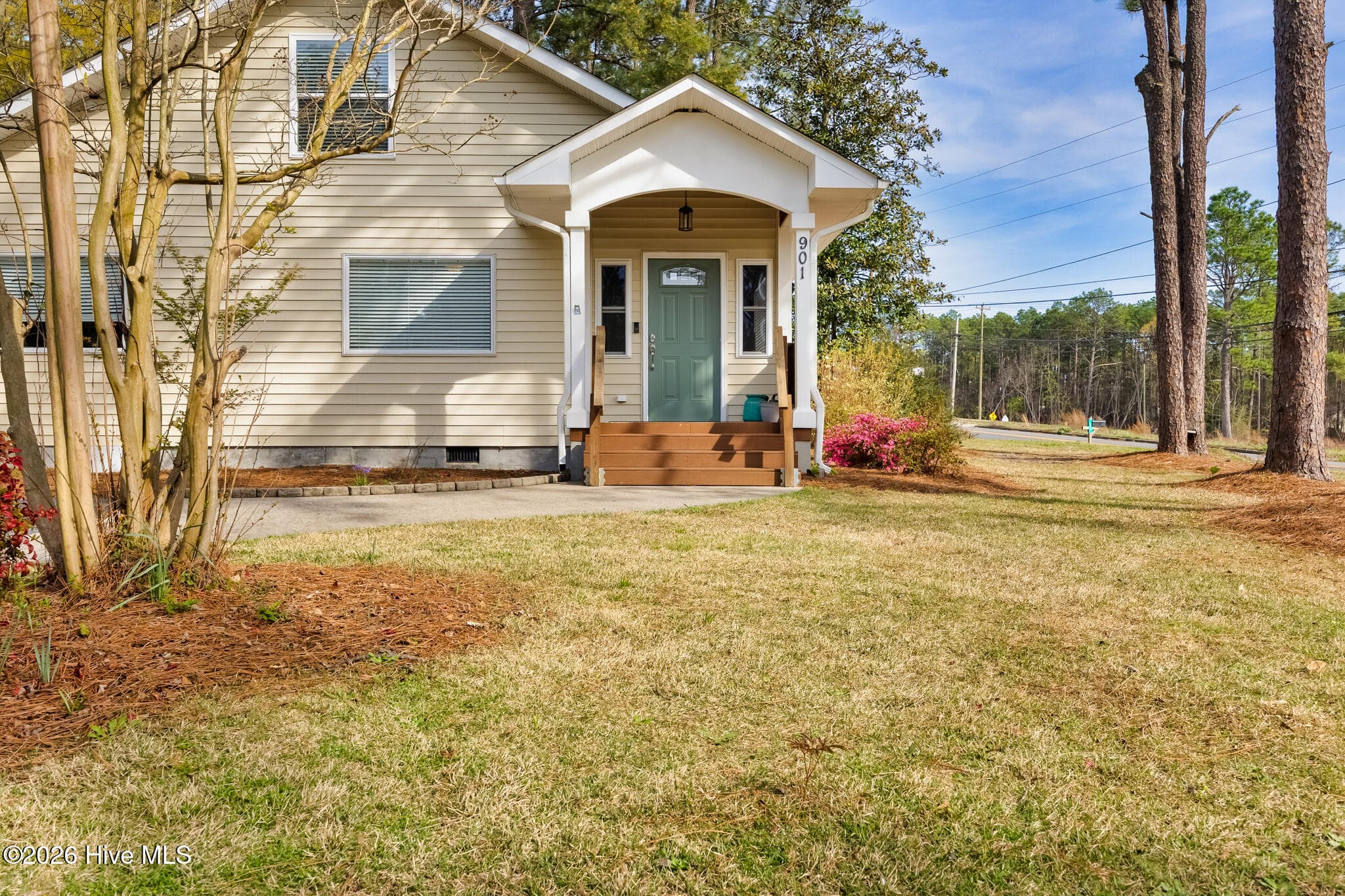 Single Family Residence at 901 E Main Street, Aberdeen, NC 28315, photo 3 of 44