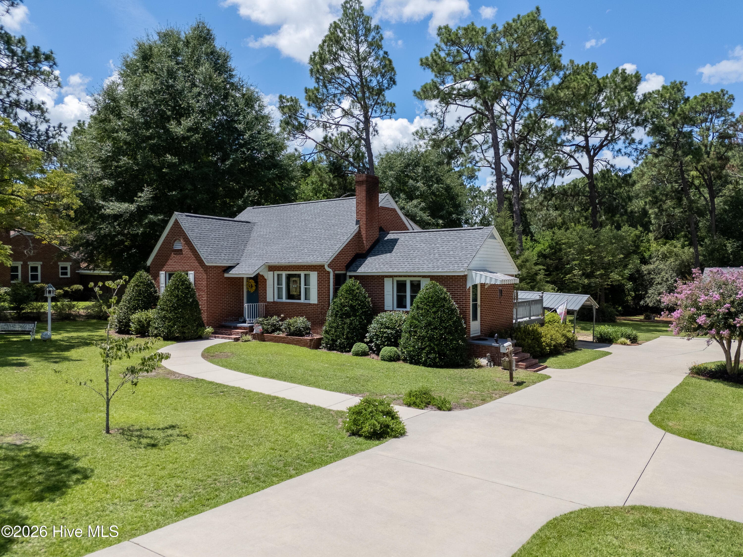 Single Family Residence at 1301 N Poplar Street, Aberdeen, NC 28315, photo 6 of 59