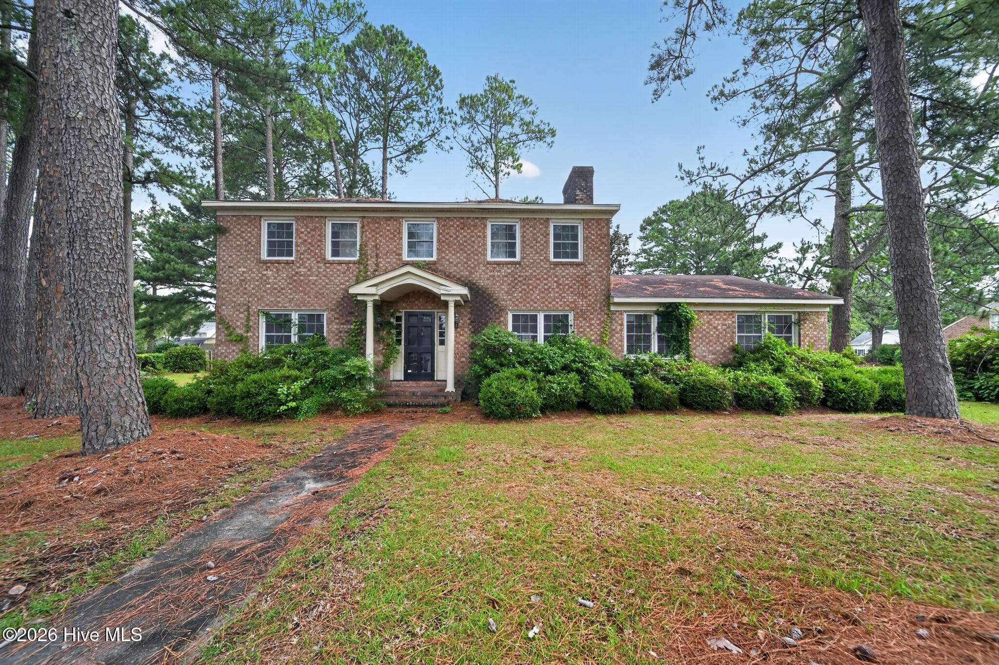 Single Family Residence at 1201 Woodberry Road, Kinston, NC 28501, photo 2 of 32