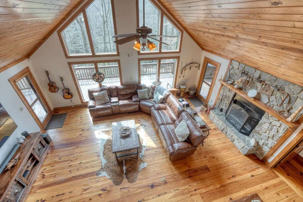 Residential at 575 Carolina Springs Lane, Franklin, NC 28734, photo 4 of 68