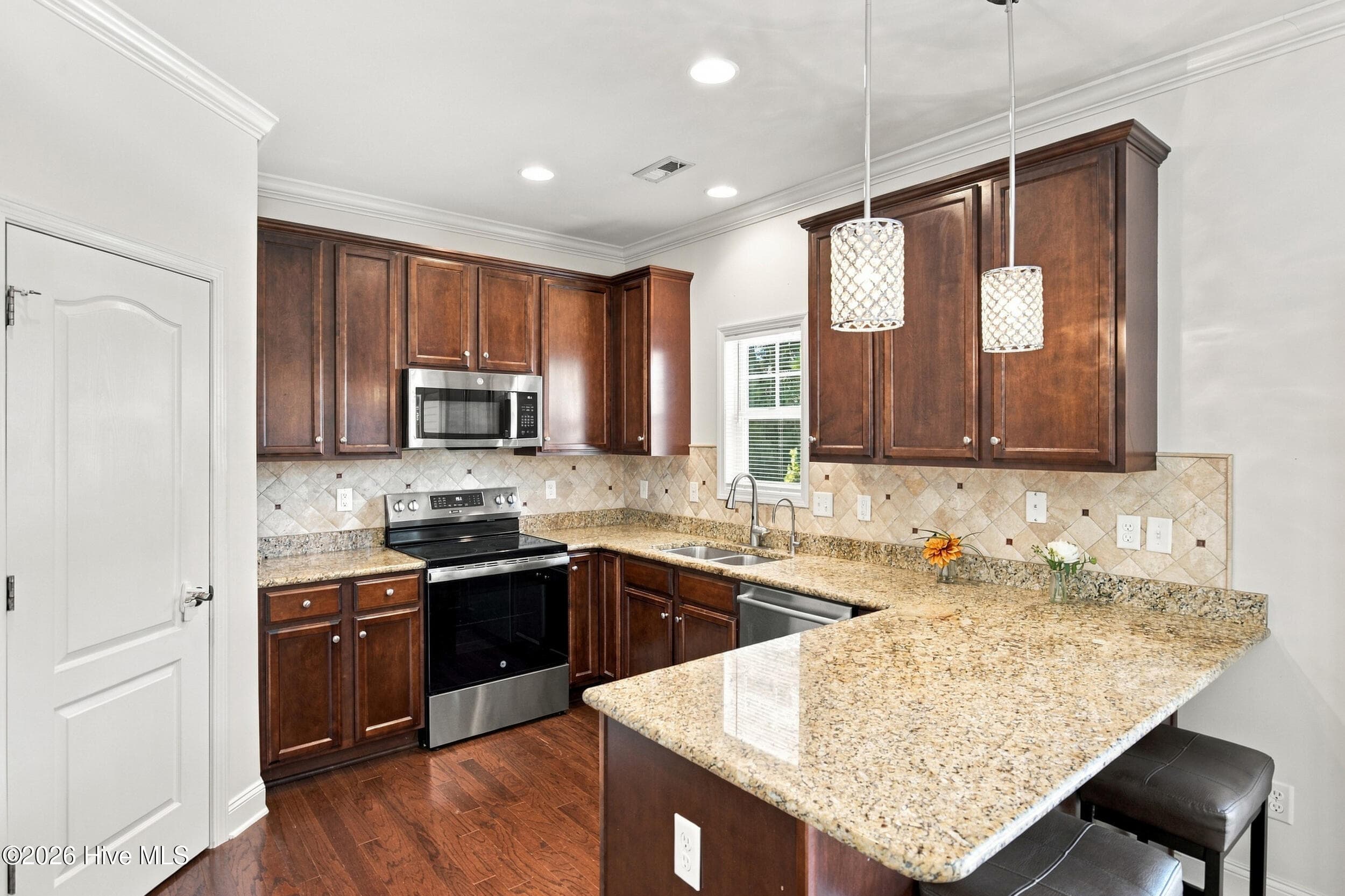 Single Family Residence at 1570 Stones Edge Loop, Wilmington, NC 28405, photo 15 of 64