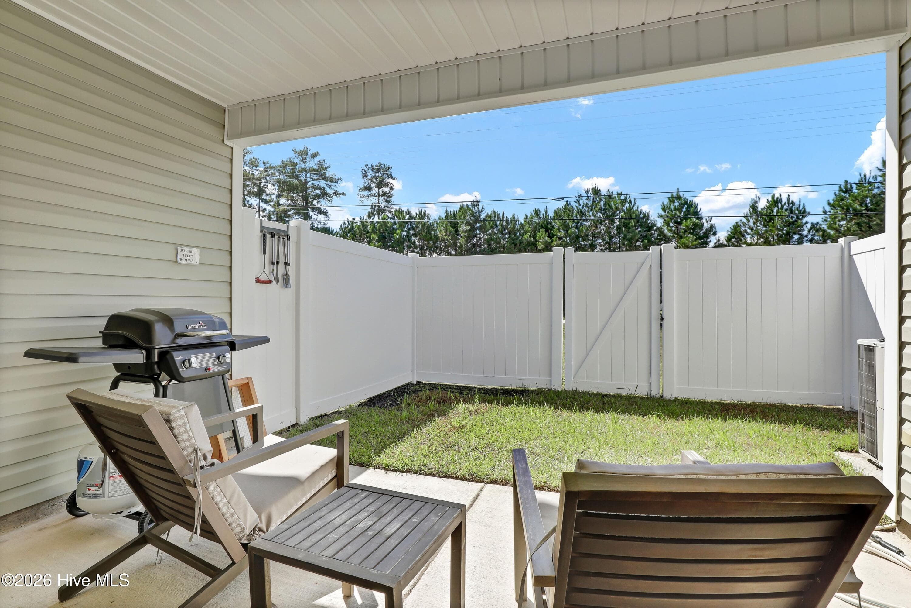 Townhouse at 123 W Murrow Lane, Jacksonville, NC 28546, photo 22 of 25
