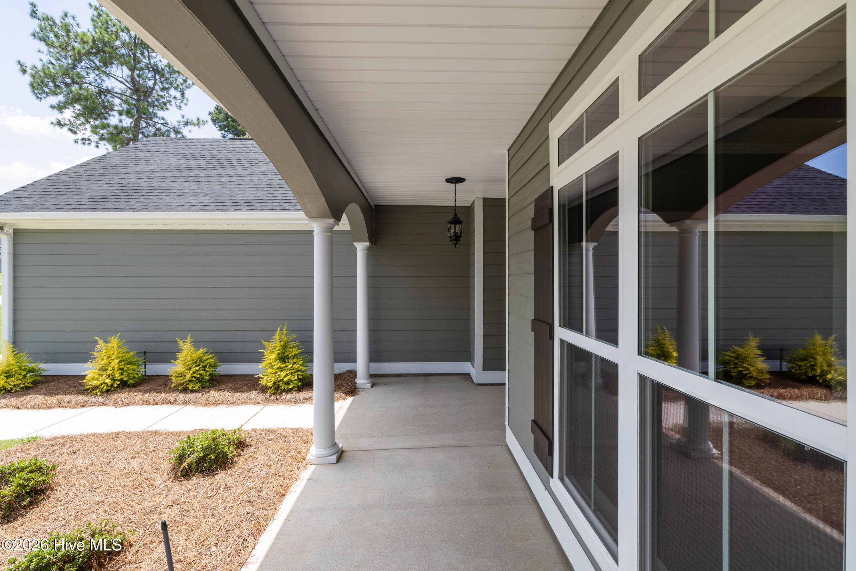 Front porch with arch detail - 1340 Bellingham Drive, Beech Island, SC 29842