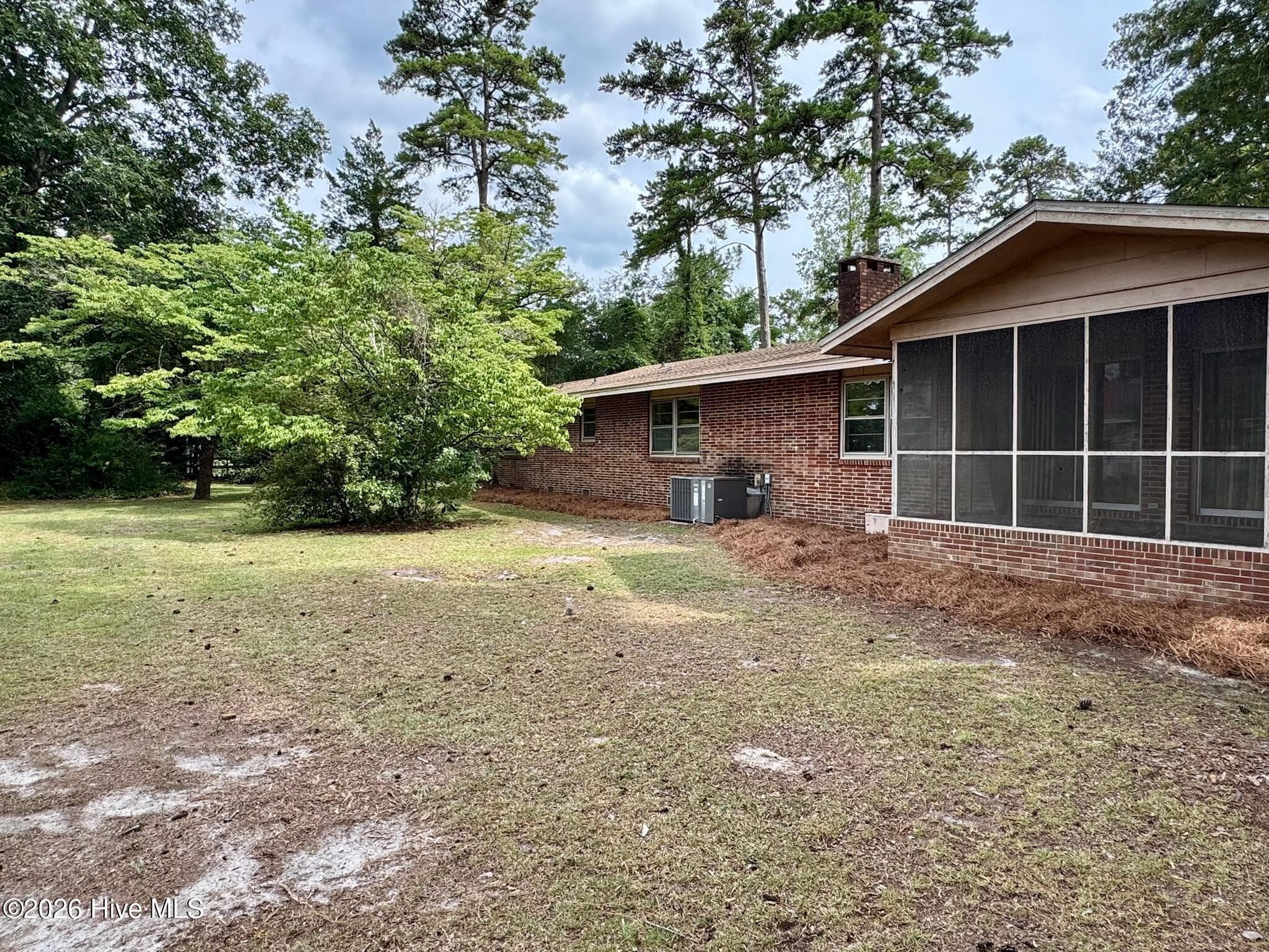 Single Family Residence at 2206 Second Avenue, Elizabethtown, NC 28337, photo 6 of 44