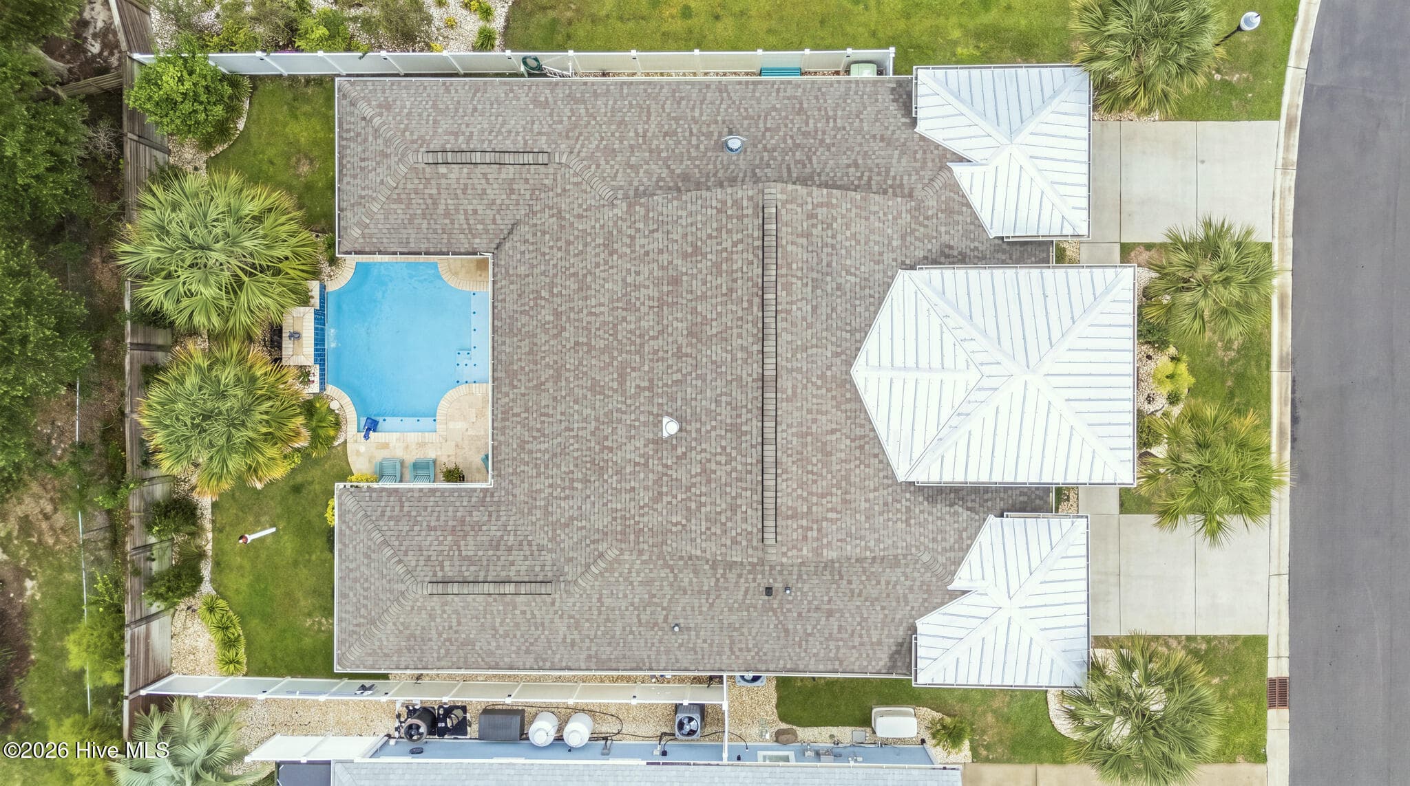 Single Family Residence at 1620 Harbour Place Drive, Calabash, NC 28467, photo 11 of 99