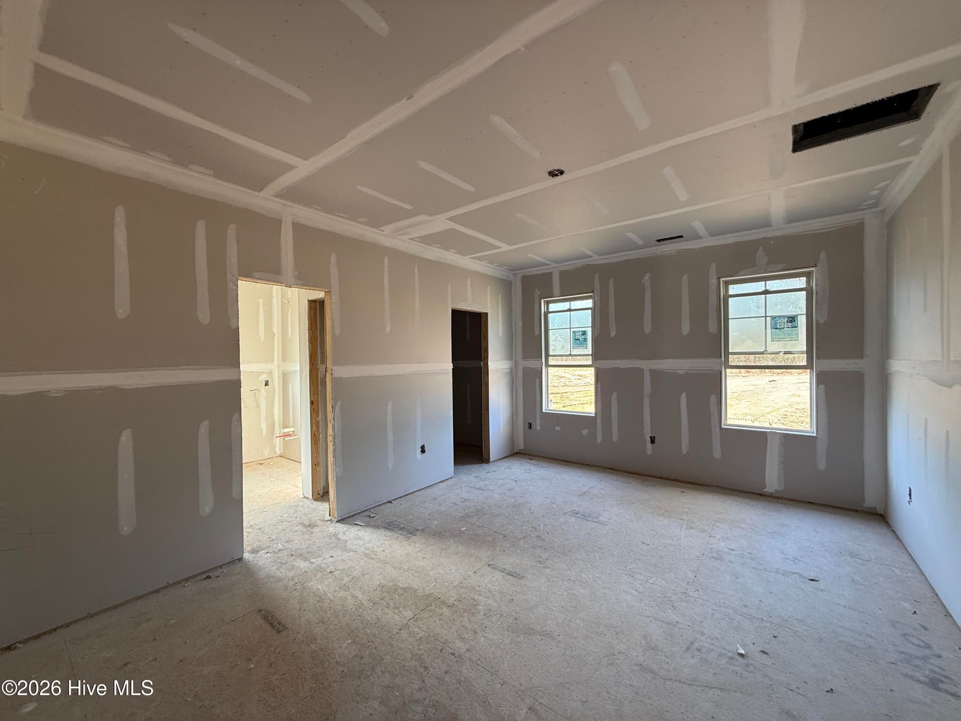 Single Family Residence at 275 Tee Drive, Selma, NC 27576, photo 7 of 9