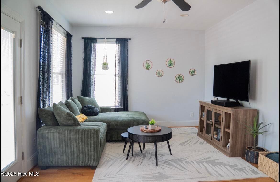Single Family Residence at 132 Riverwalk Lane, Jacksonville, NC 28540, photo 6 of 7