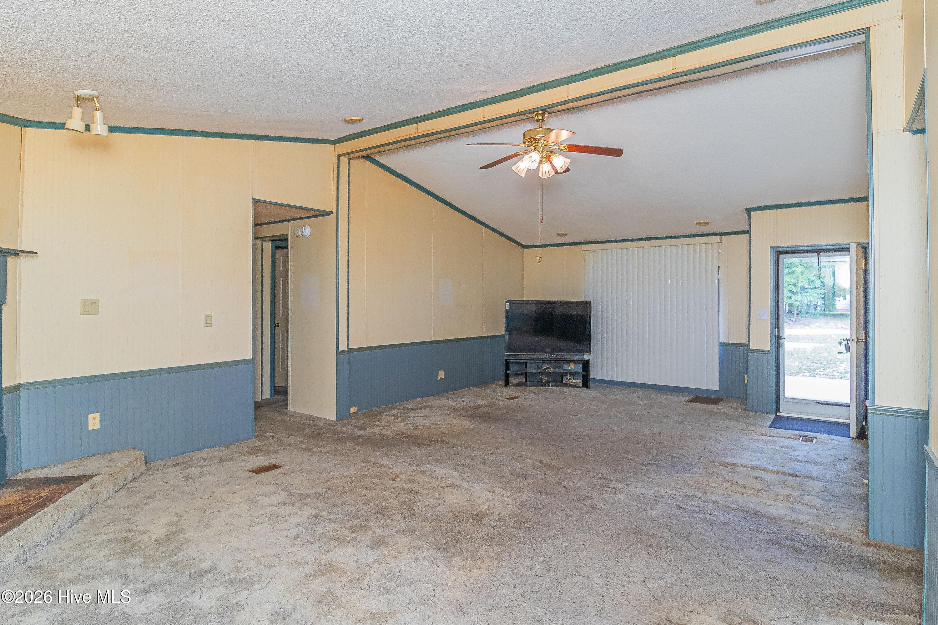 Manufactured Home at 389 Black Jack Church Road, Goldsboro, NC 27530, photo 10 of 33