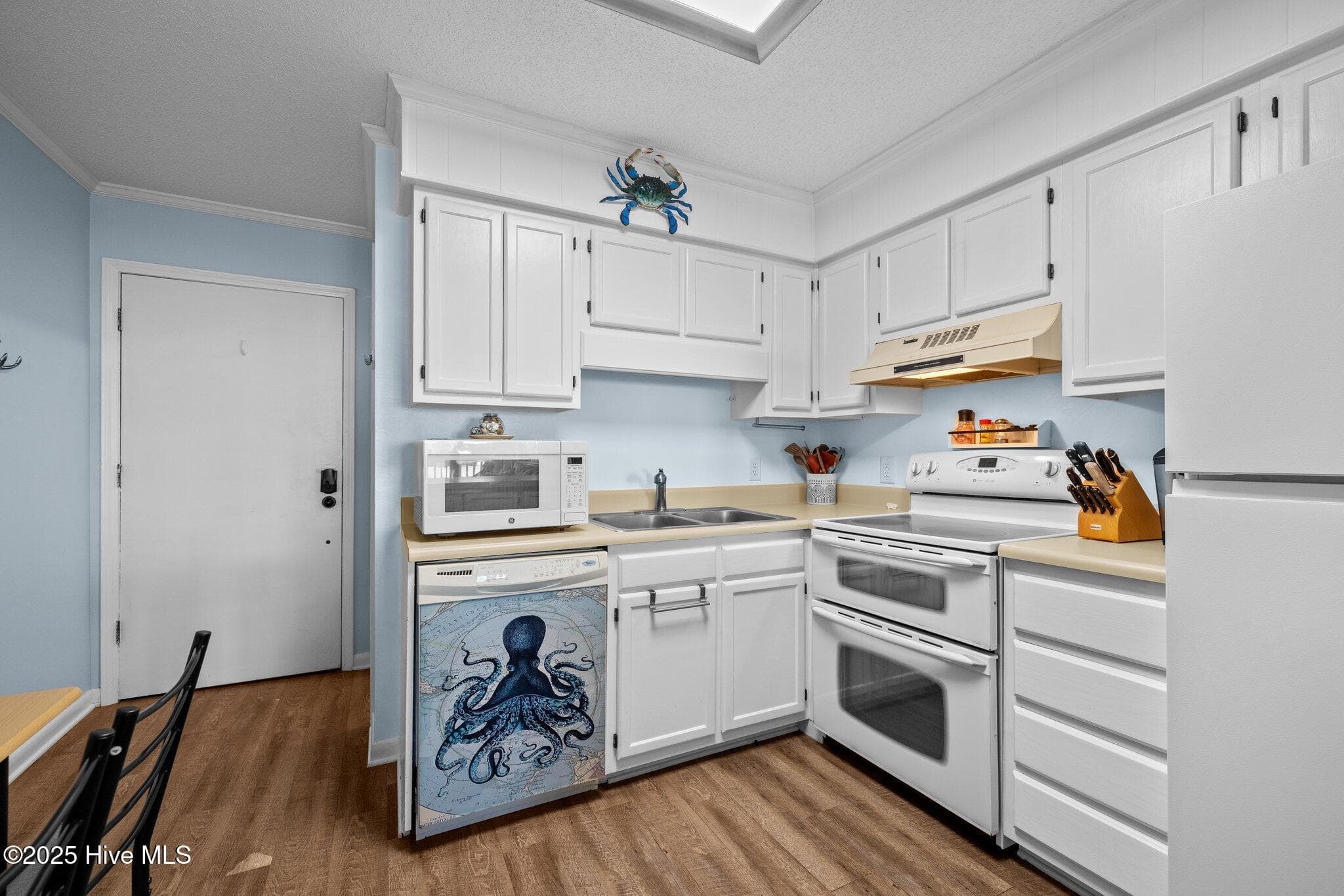 Condominium at 301 Commerce Way 142, Atlantic Beach, NC 28512, photo 4 of 15
