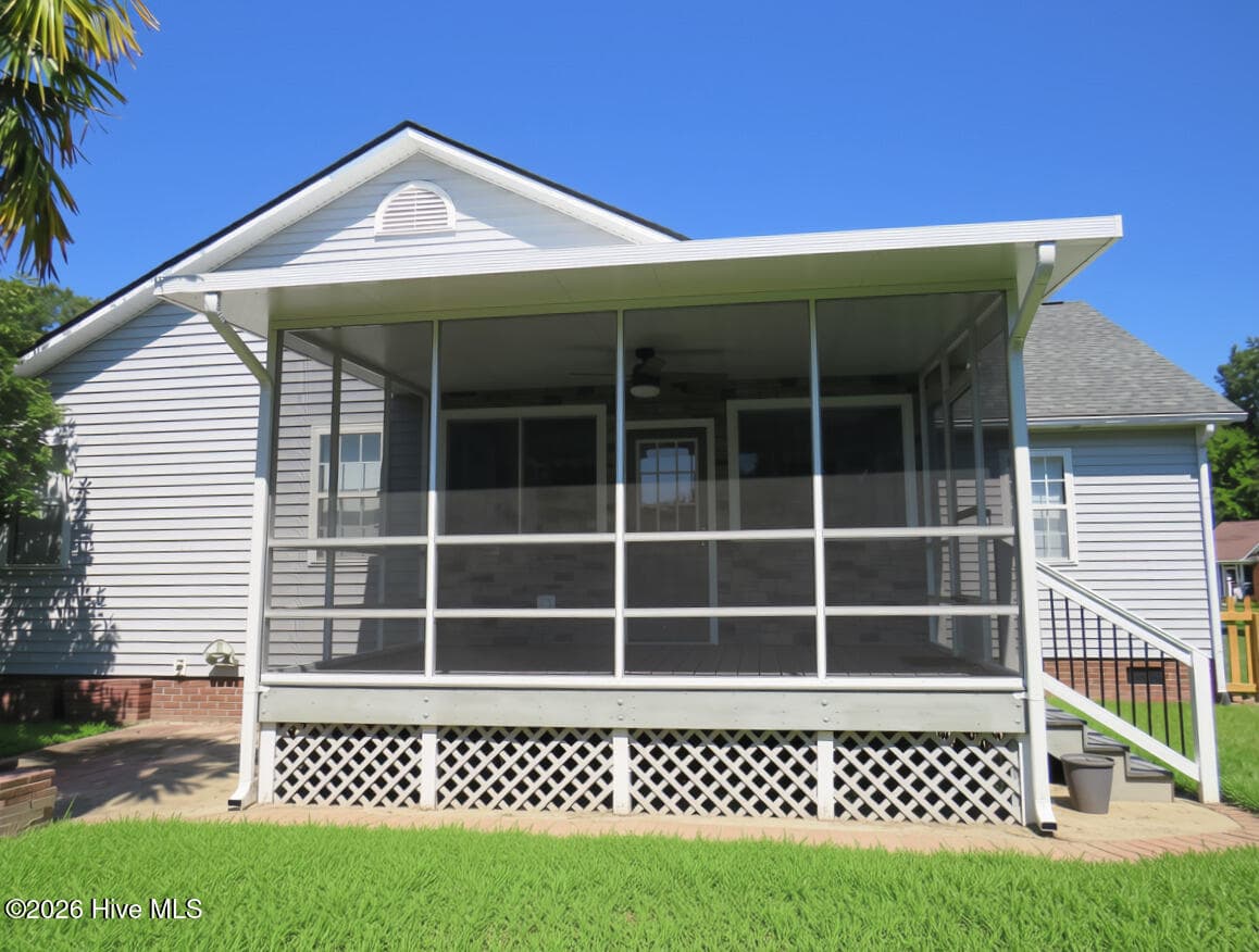 Single Family Residence at 4111 Yarmouth Road, New Bern, NC 28562, photo 11 of 30