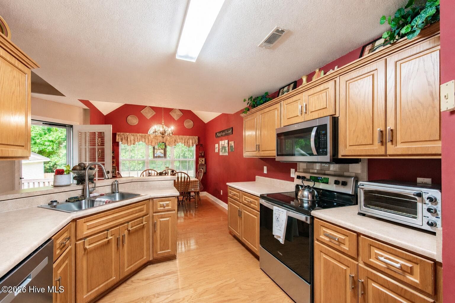 Single Family Residence at 1115 Lake Greenwood Drive, North Augusta, SC 29841, photo 5 of 24
