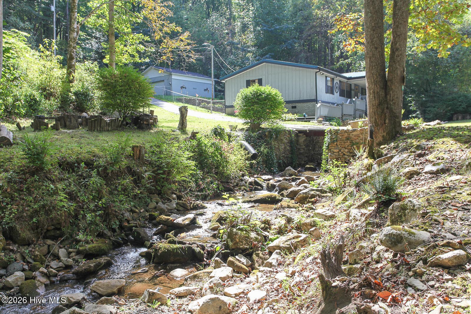 Manufactured Home at 447 Anderson Creek, Robbinsville, NC 28771, photo 6 of 98