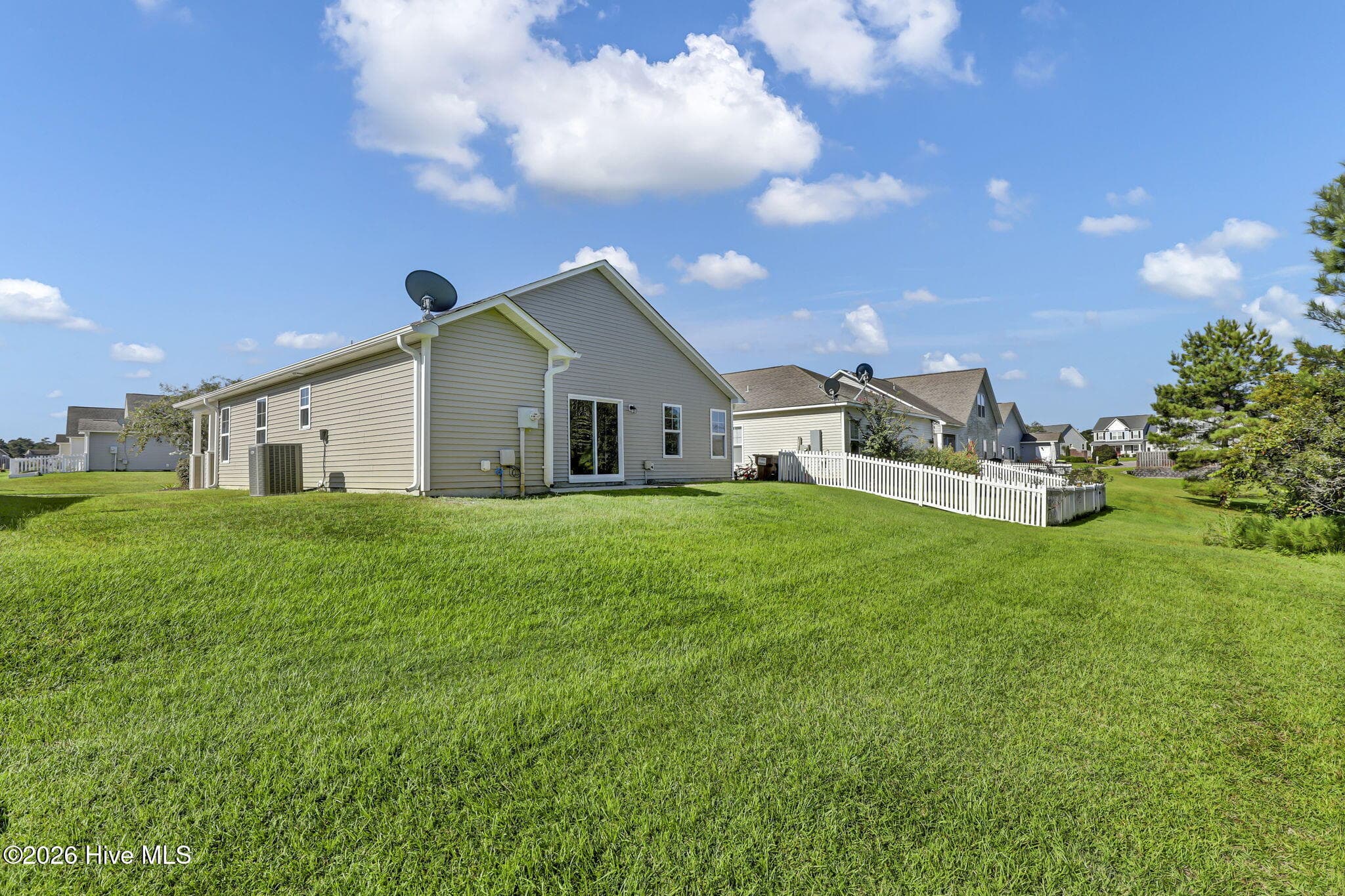 Single Family Residence at 91 Glasgow Drive, Rocky Point, NC 28457, photo 30 of 31