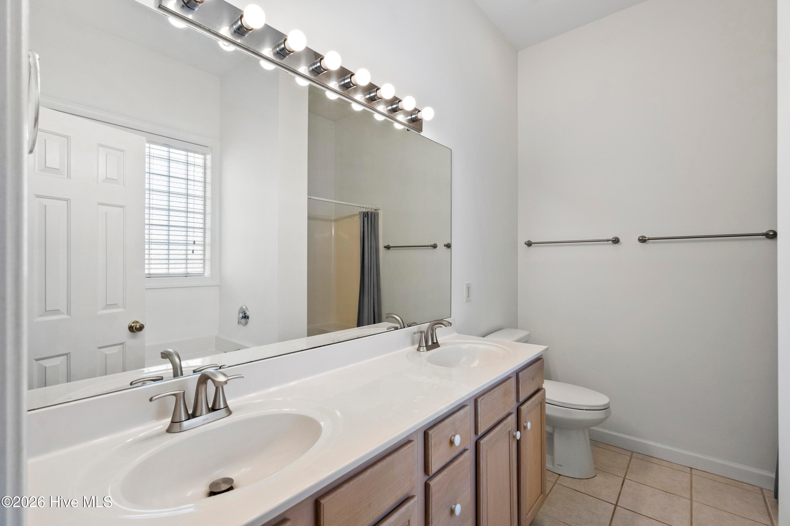 Single Family Residence at 4902 Dewars Circle, Wilmington, NC 28409, photo 25 of 52