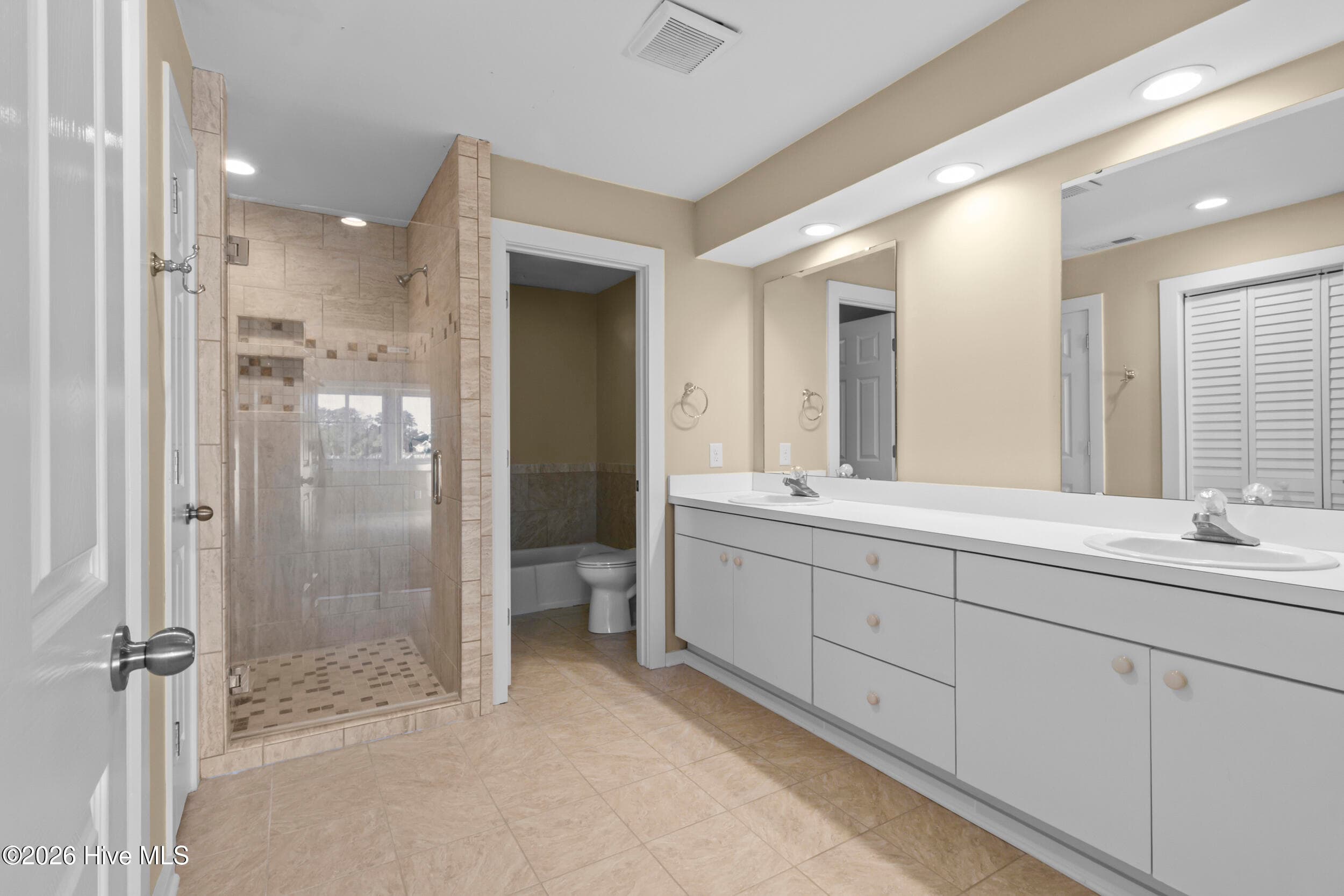 Owners Bathroom - 5 Batts Hill Road, New Bern, NC 28562
