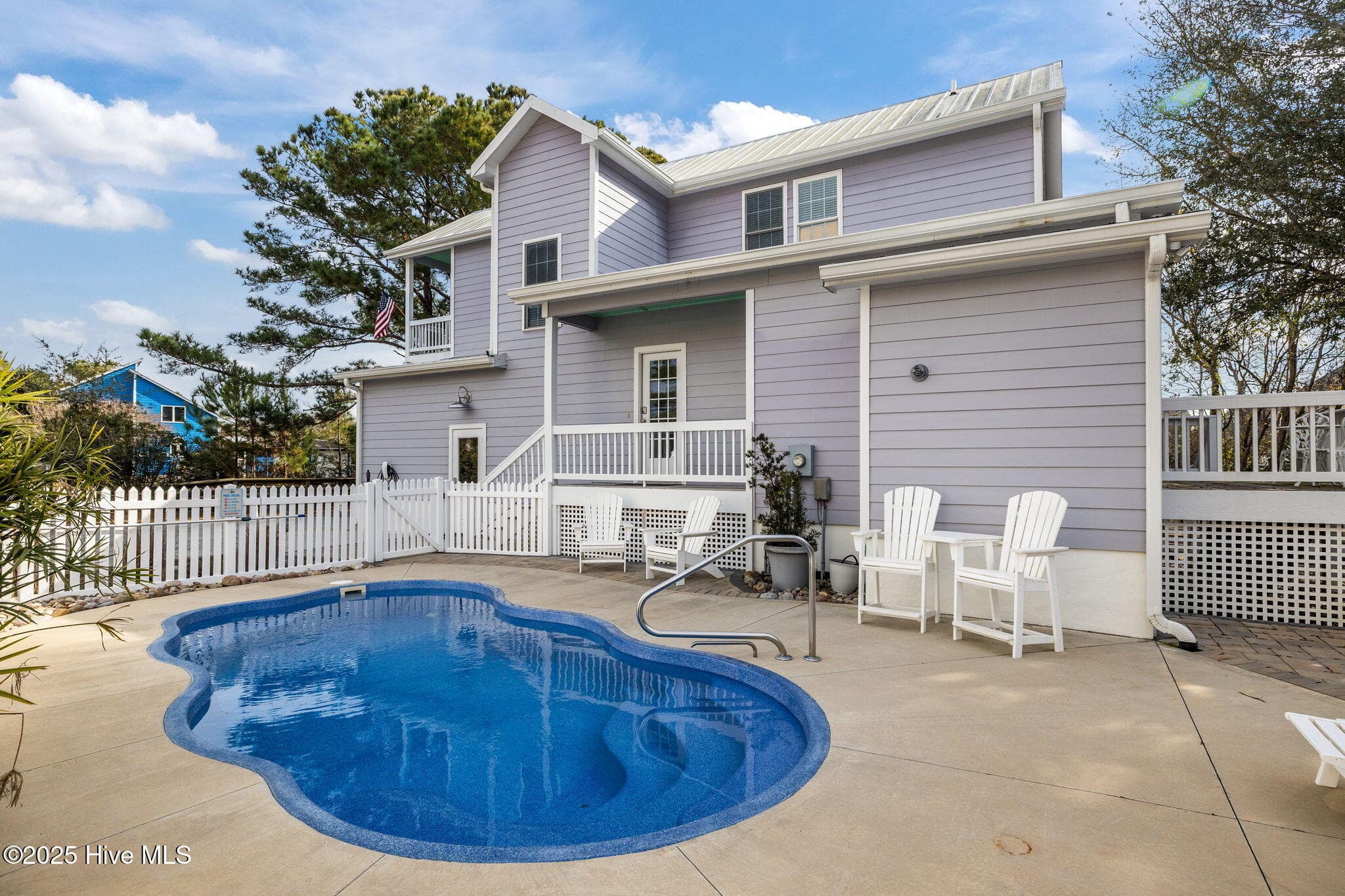Single Family Residence at 320 Governor Safford Lane, Emerald Isle, NC 28594, photo 61 of 90
