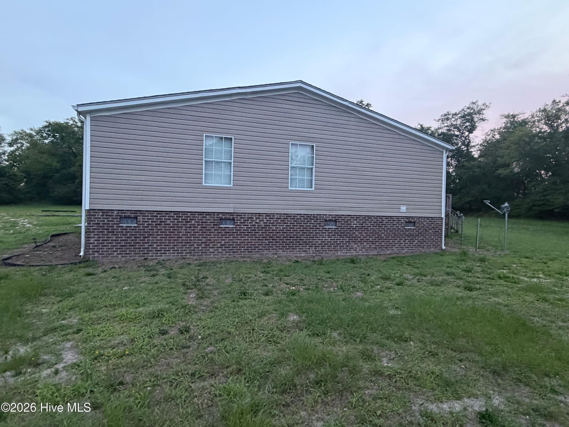Manufactured Home at 1110 E Northern Boulevard, Tarboro, NC 27886, photo 3 of 37