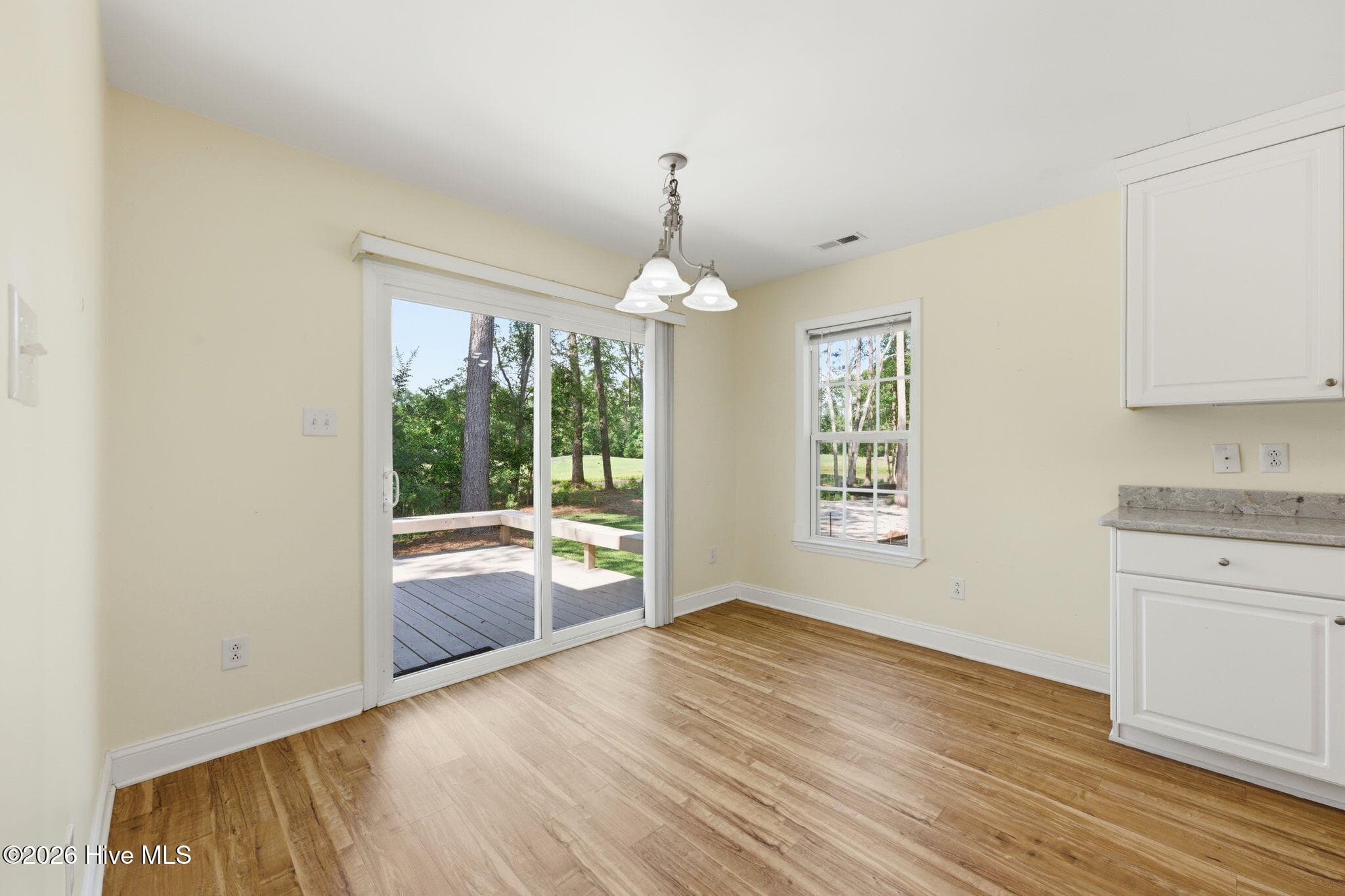 Single Family Residence at 1007 Barkentine Drive, New Bern, NC 28560, photo 2 of 4