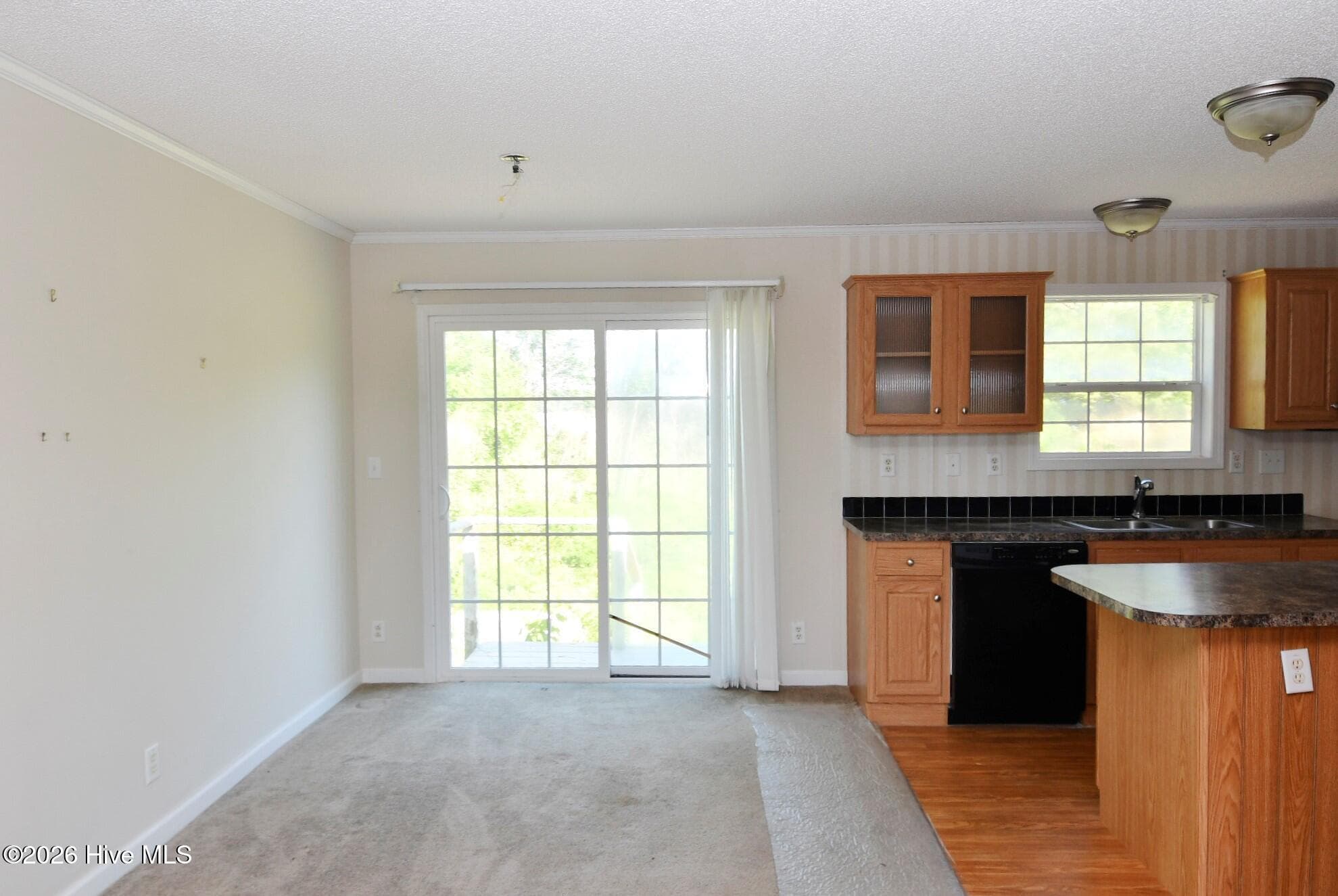 Dining - 21 Grape Vine Landing, Columbia, NC 27925